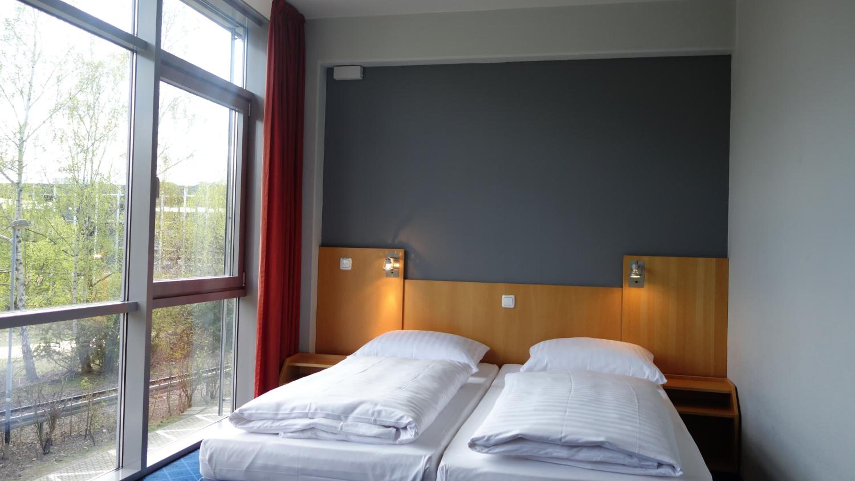 Standard Double or Twin Room - Photo 4