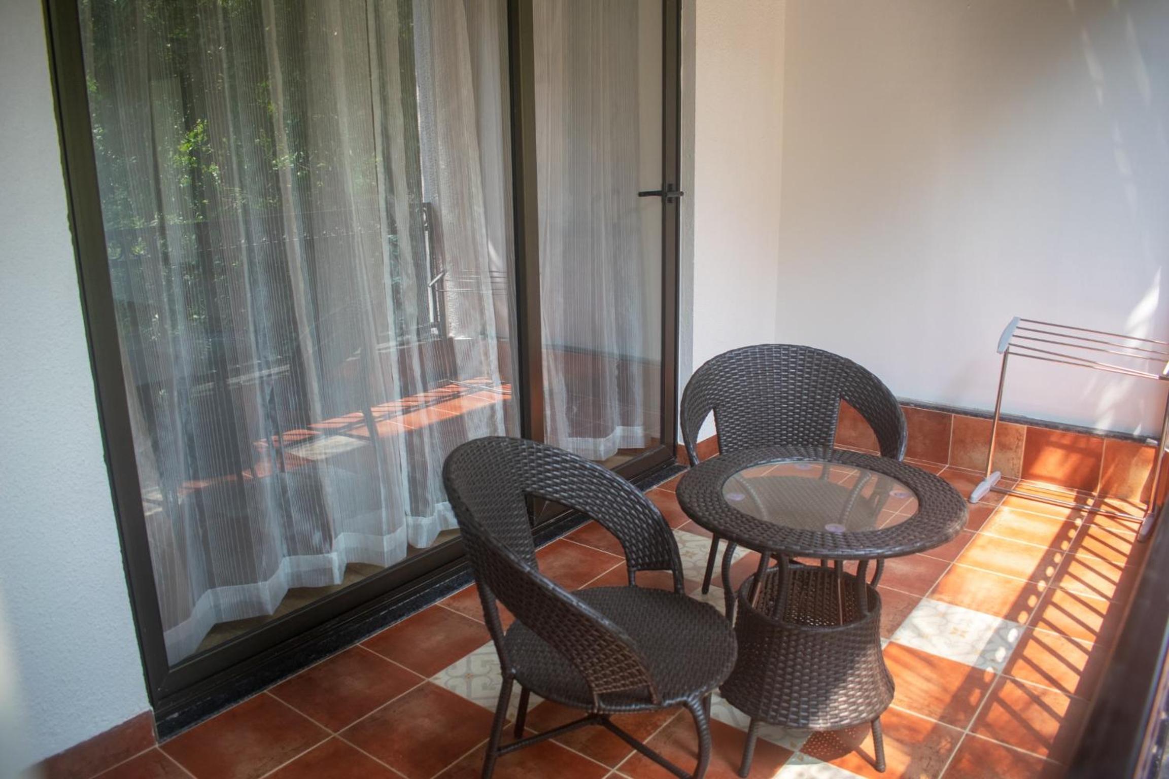 Luxury Room with Garden View - Photo 3