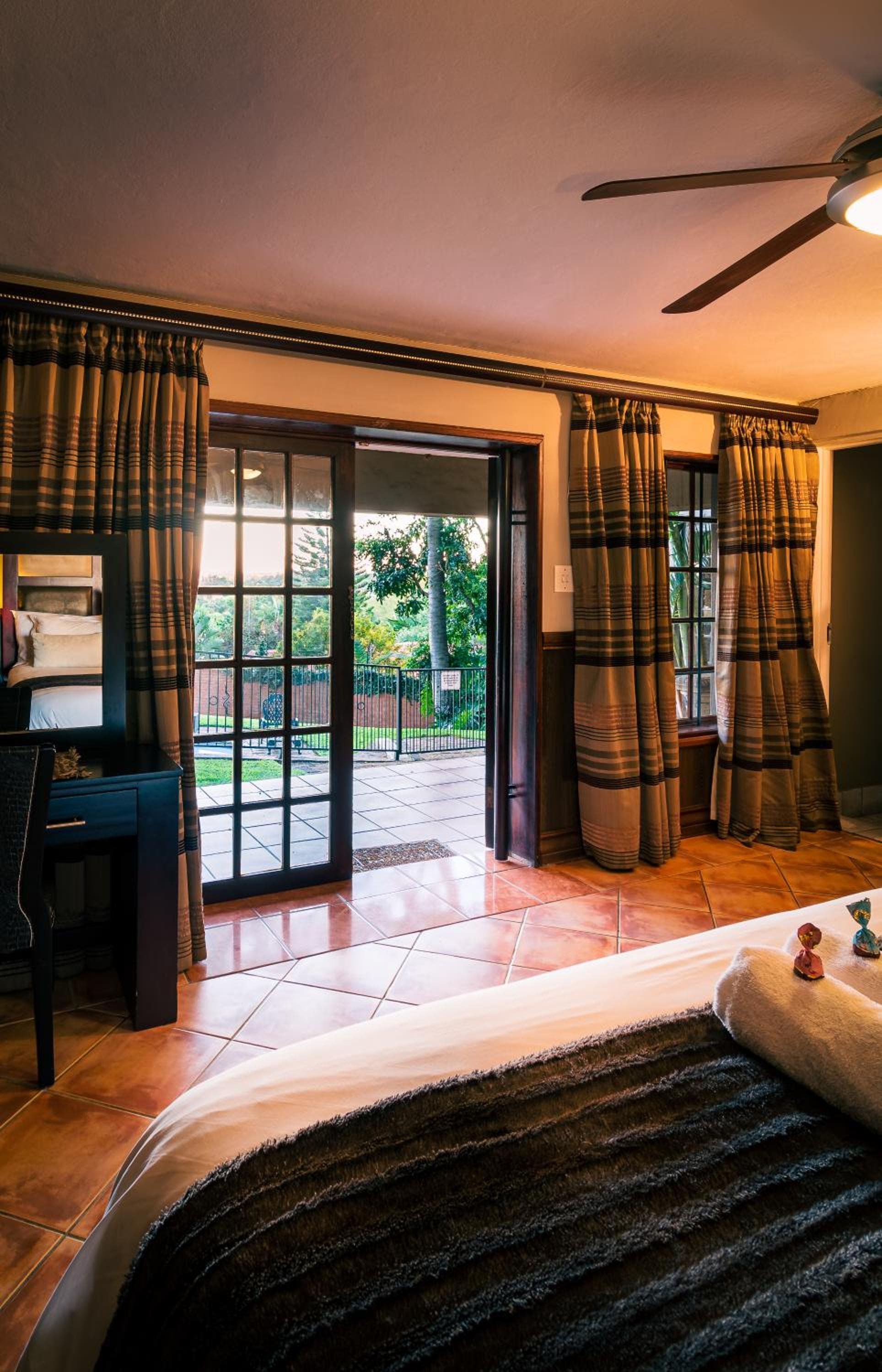 Double Room with Balcony - Photo 4