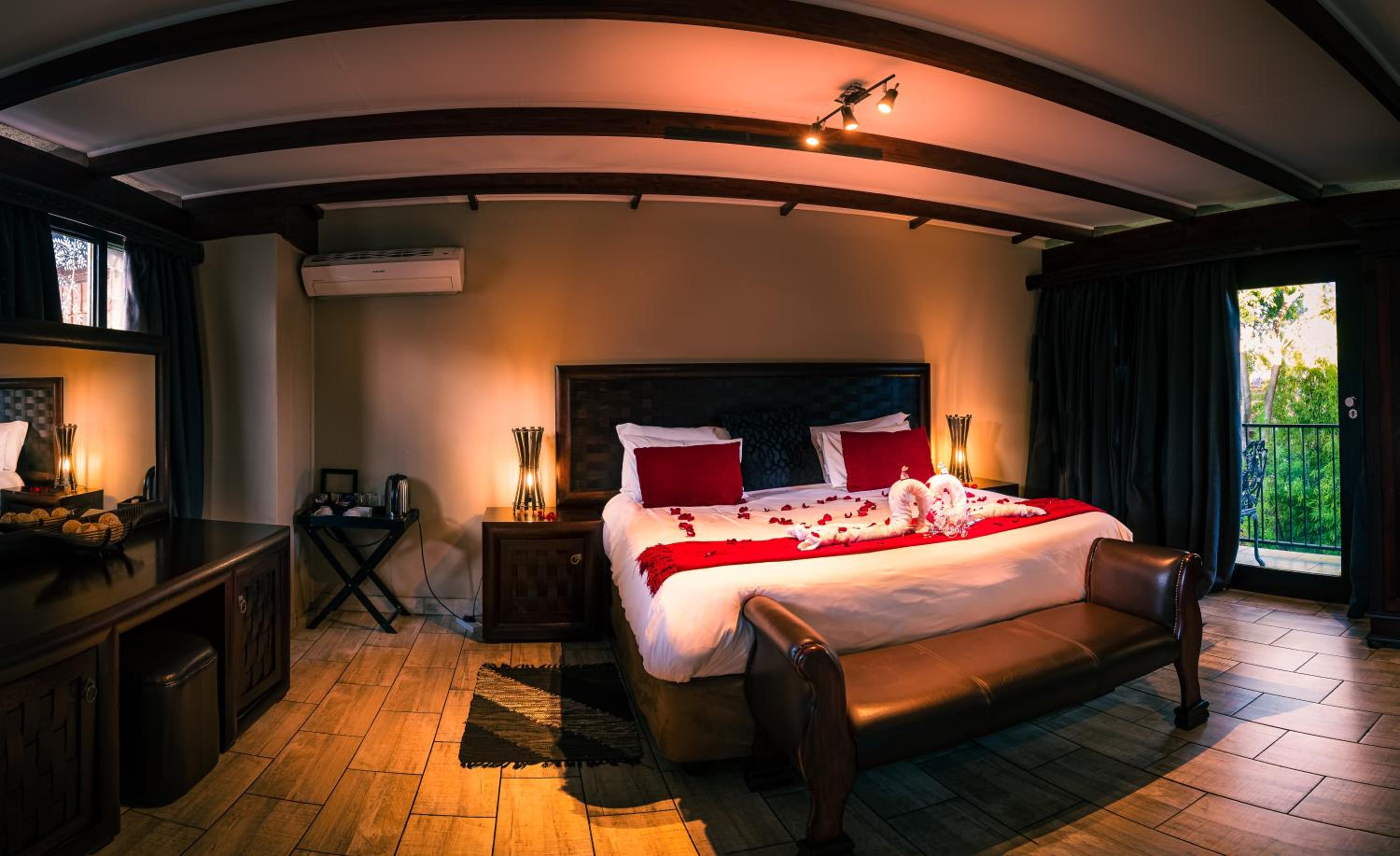 Suite - Photo 6