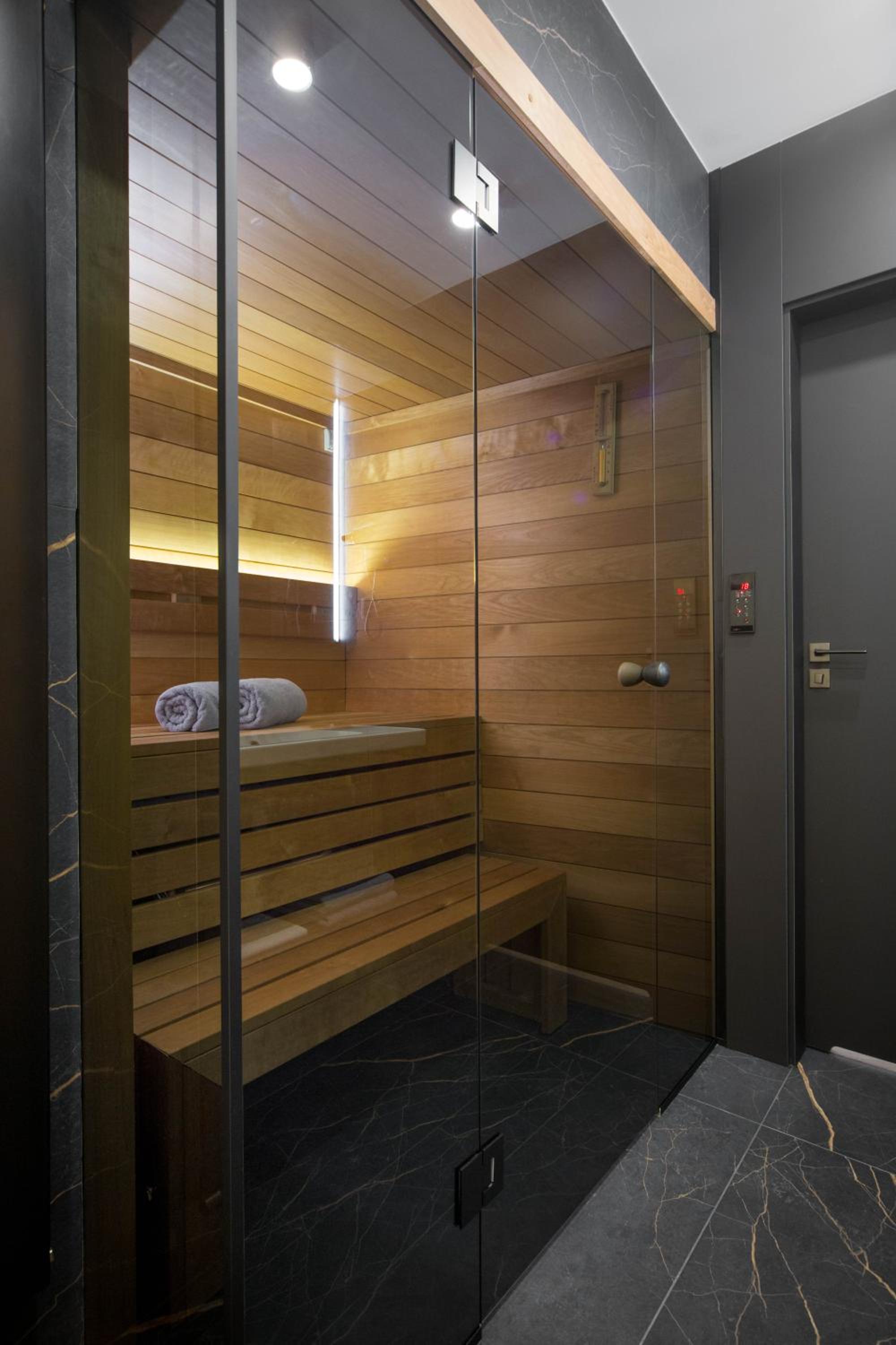 Superior Apartment with Sauna - Photo 11