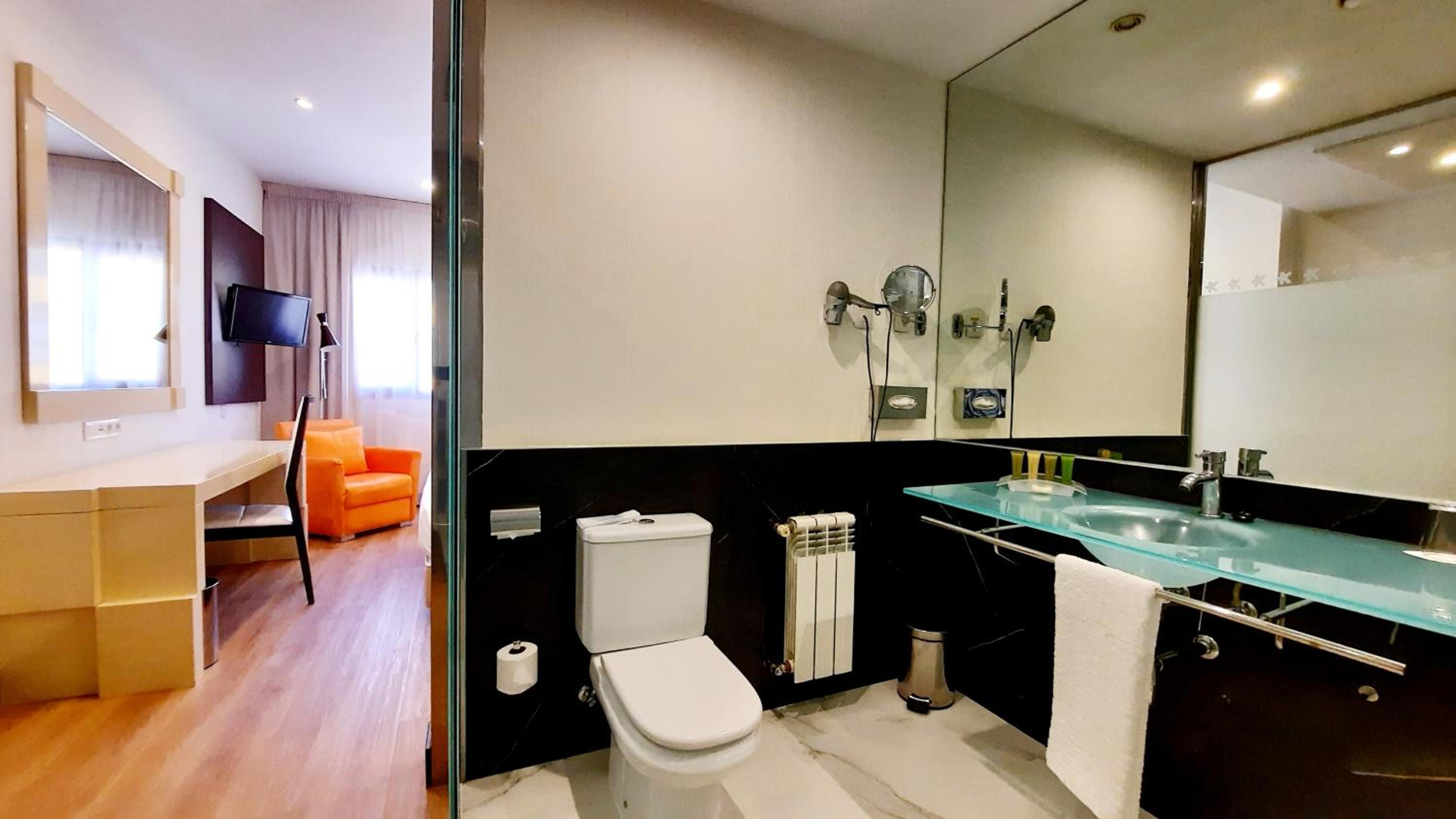 Standard Room photo 3