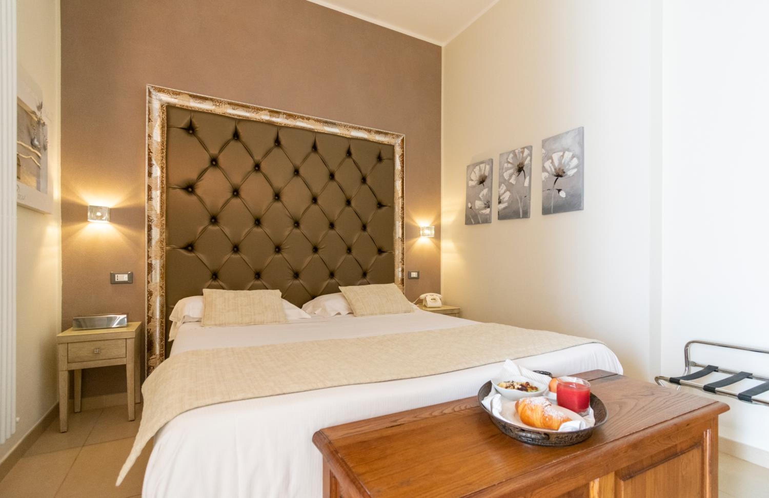 Deluxe Double or Twin Room - Photo 21