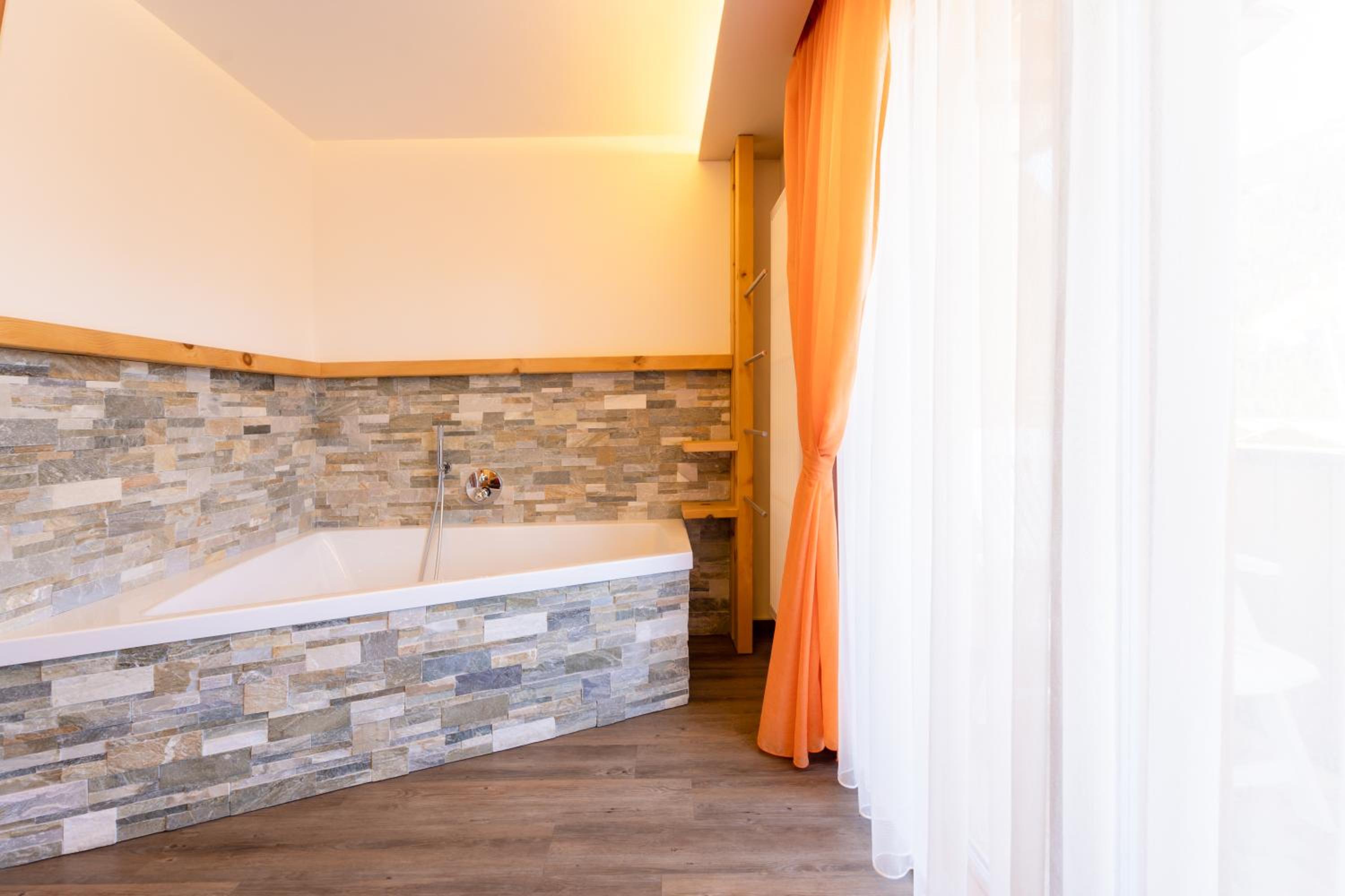 Suite - Photo 4
