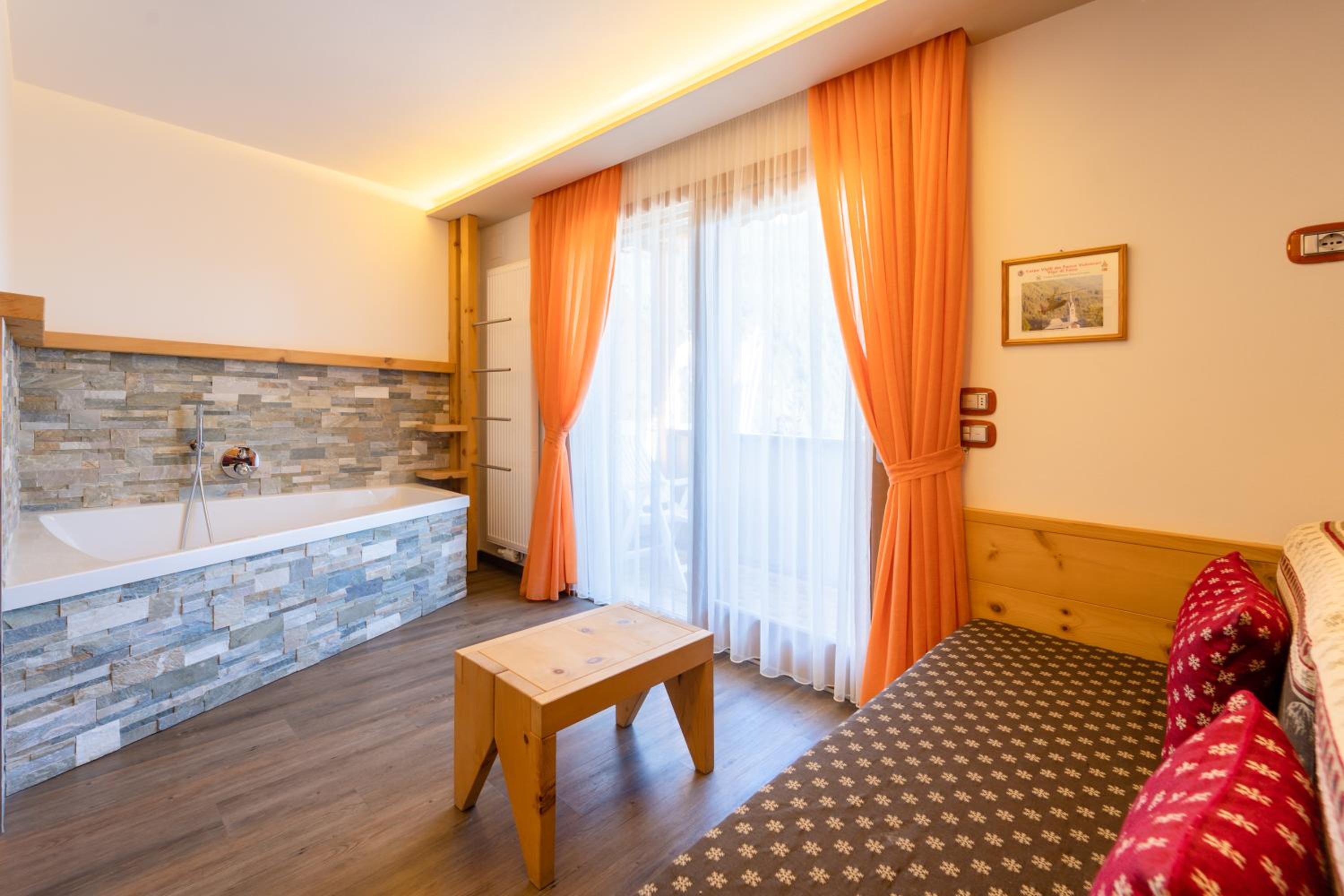 Suite - Photo 5