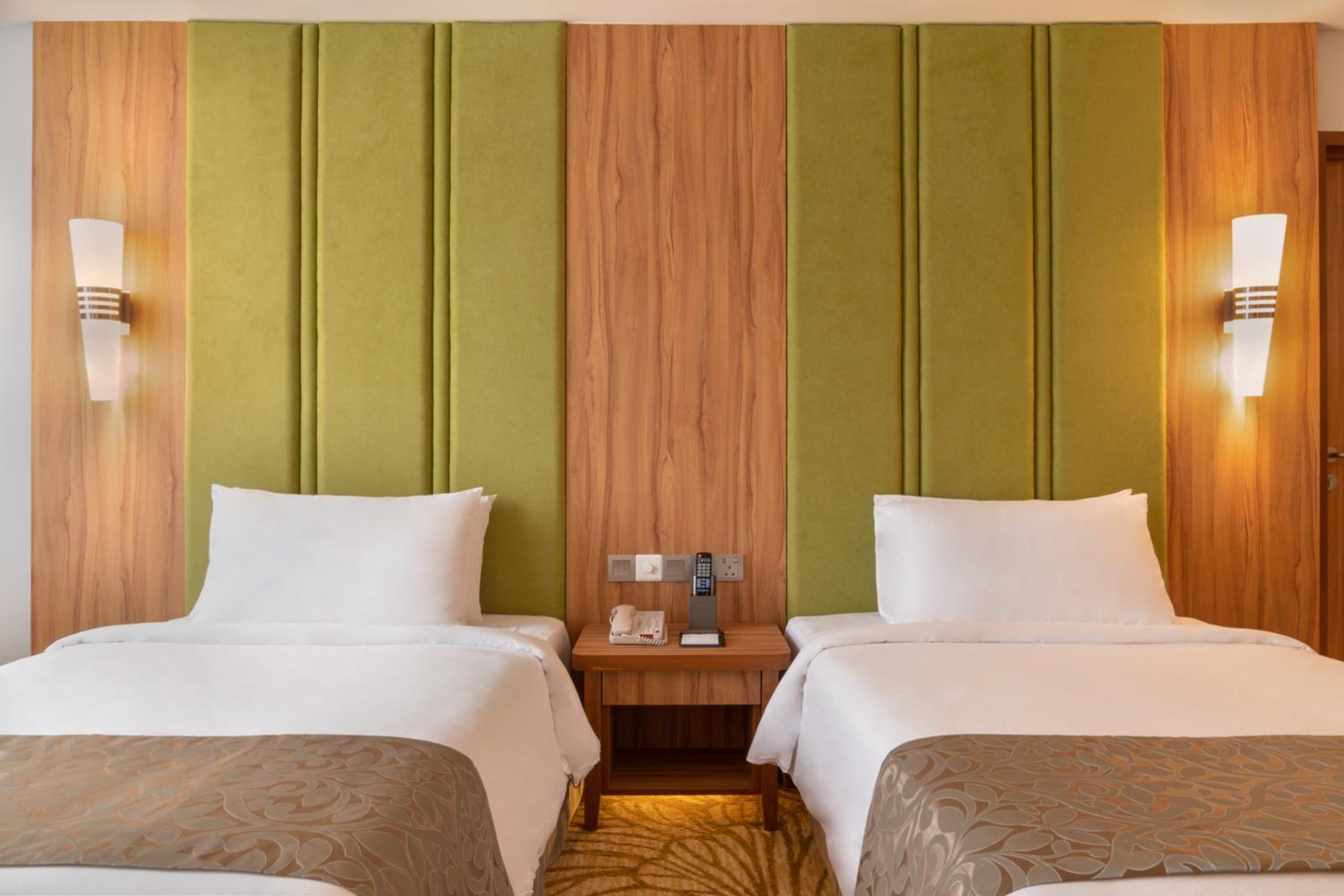 Premier Family Suite - Photo 2