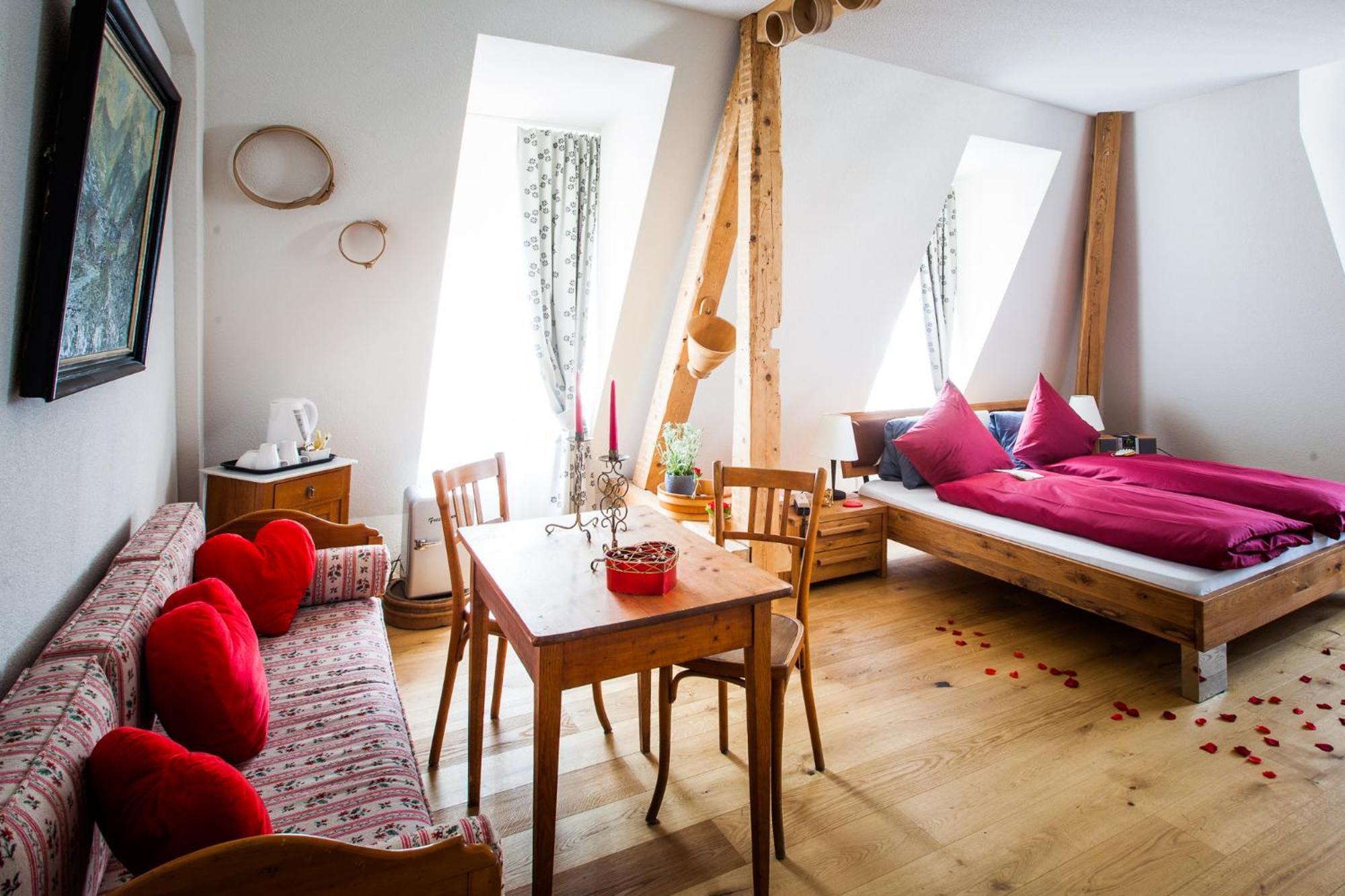 Signature Suite - Photo 3