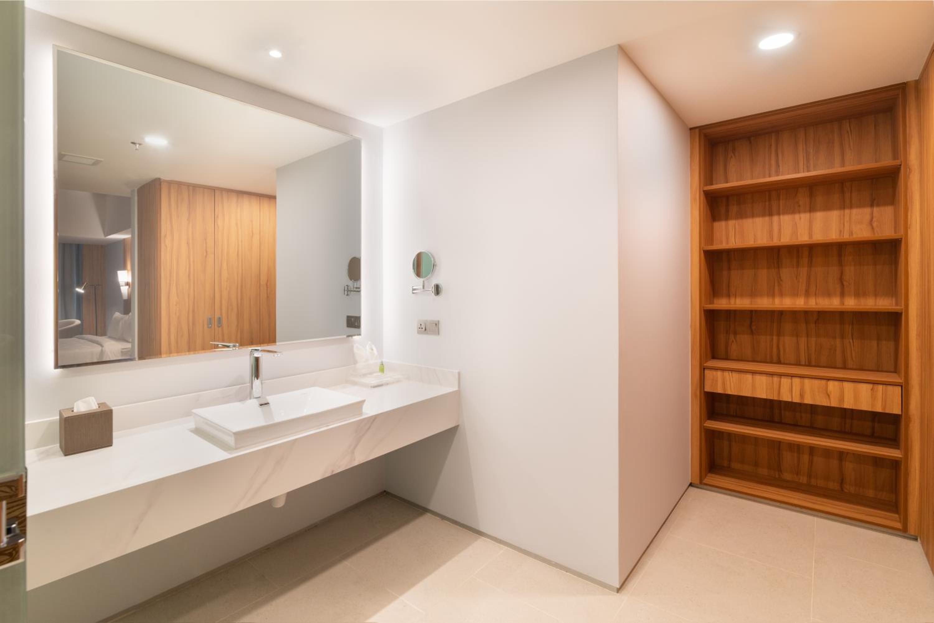 Premier Family Suite - Photo 4