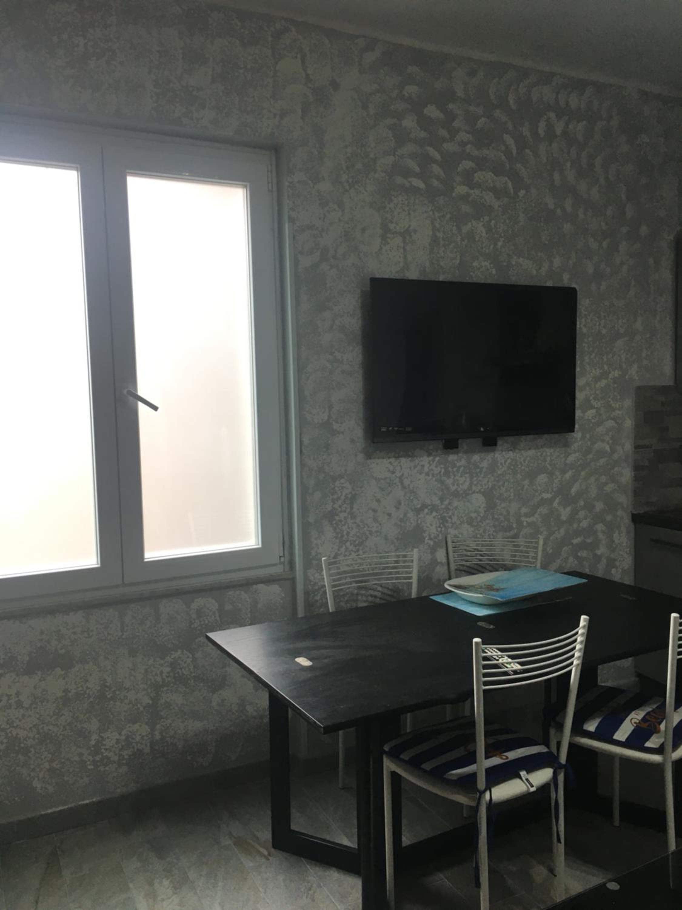 One-Bedroom Apartment - Photo 13