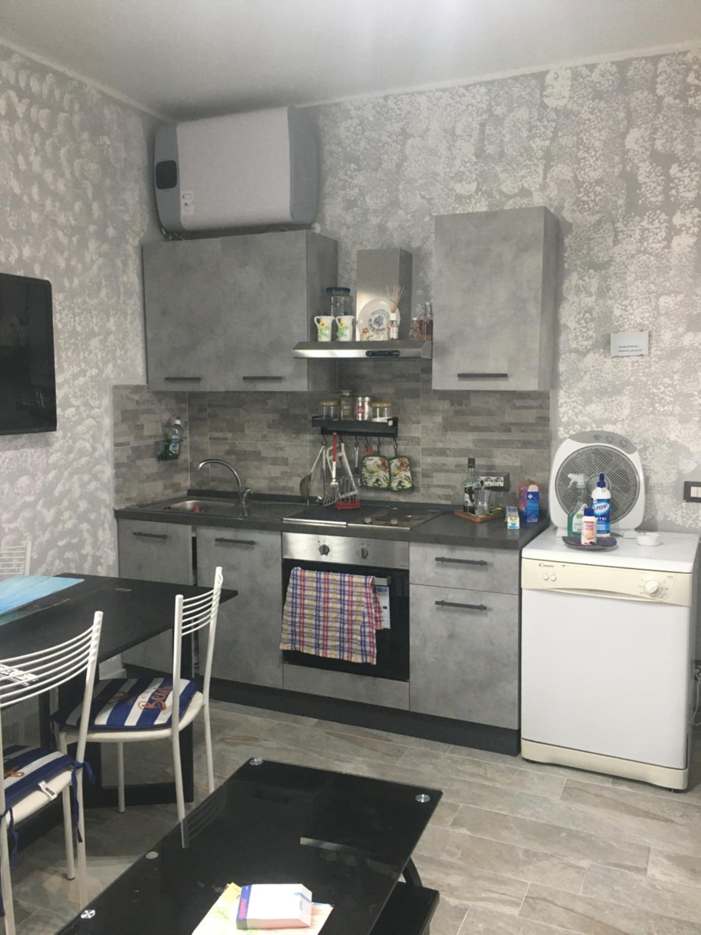 One-Bedroom Apartment - Photo 11
