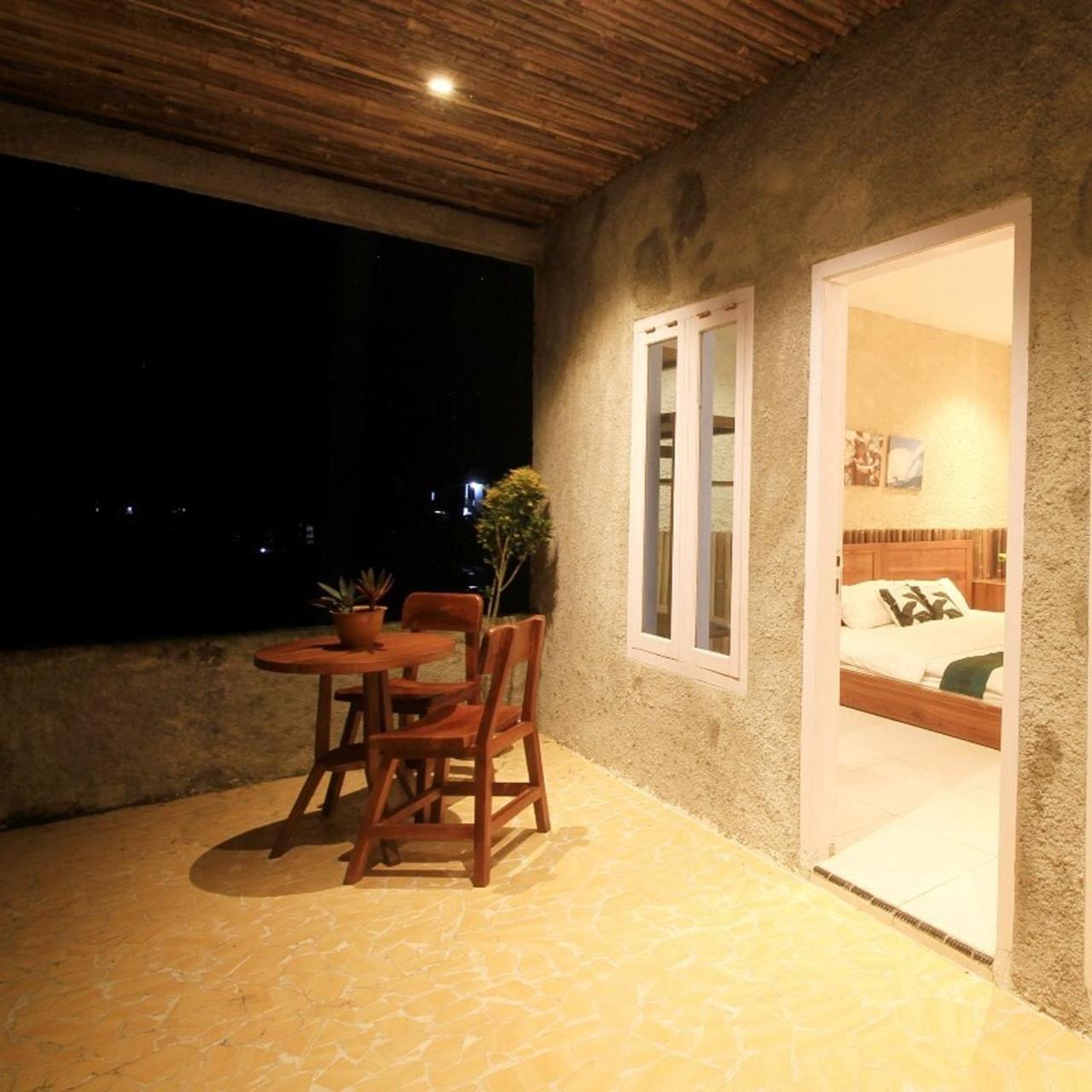 Deluxe Double Room with Balcony and Sea View photo 2