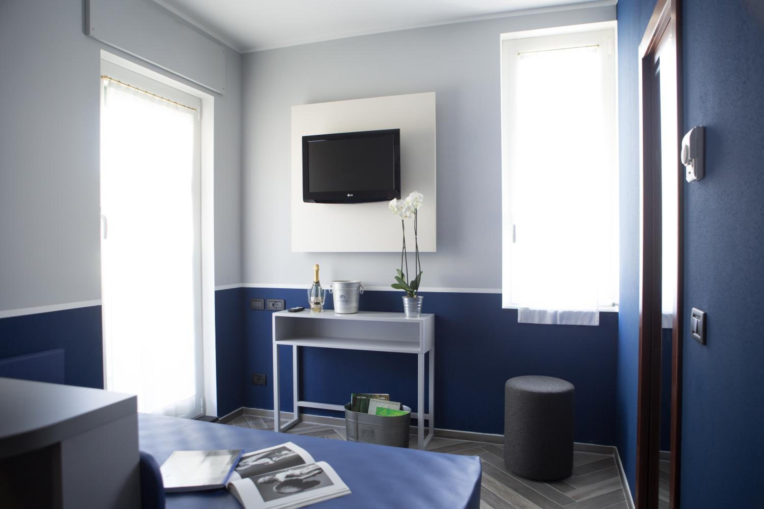 Family Room with Sea View - Photo 5