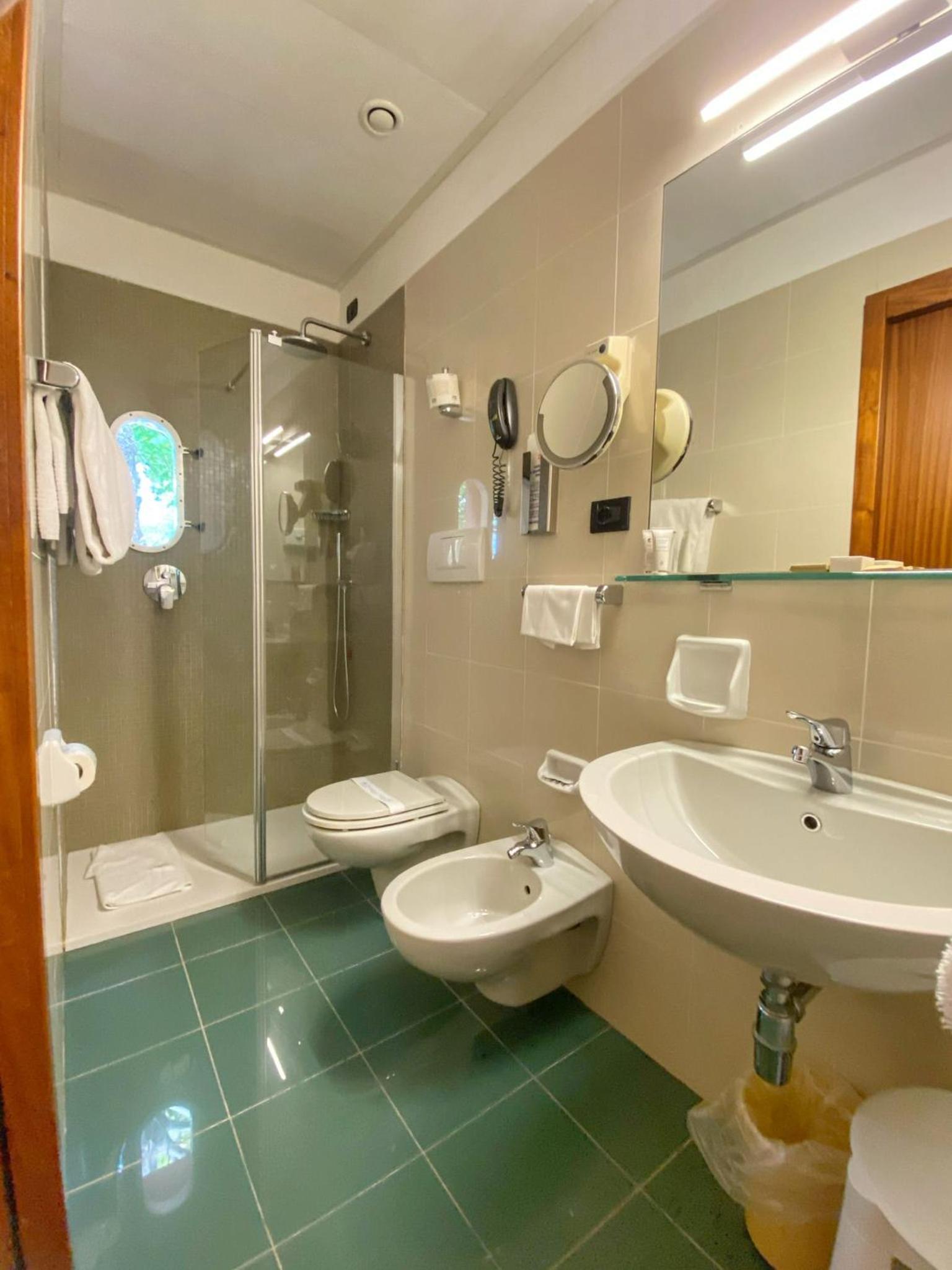 Double or Twin Room - Photo 2