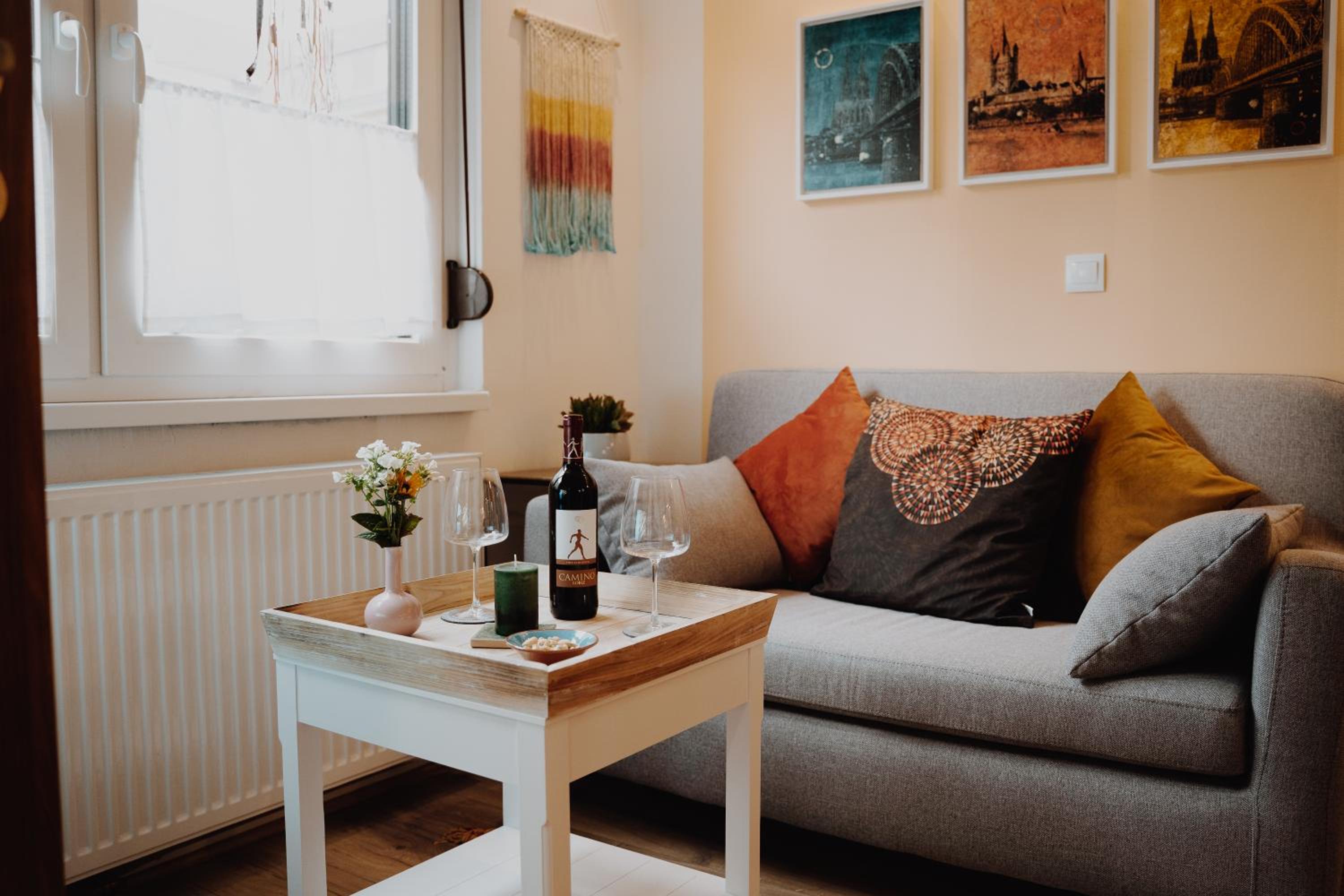 One-Bedroom Apartment - Photo 11