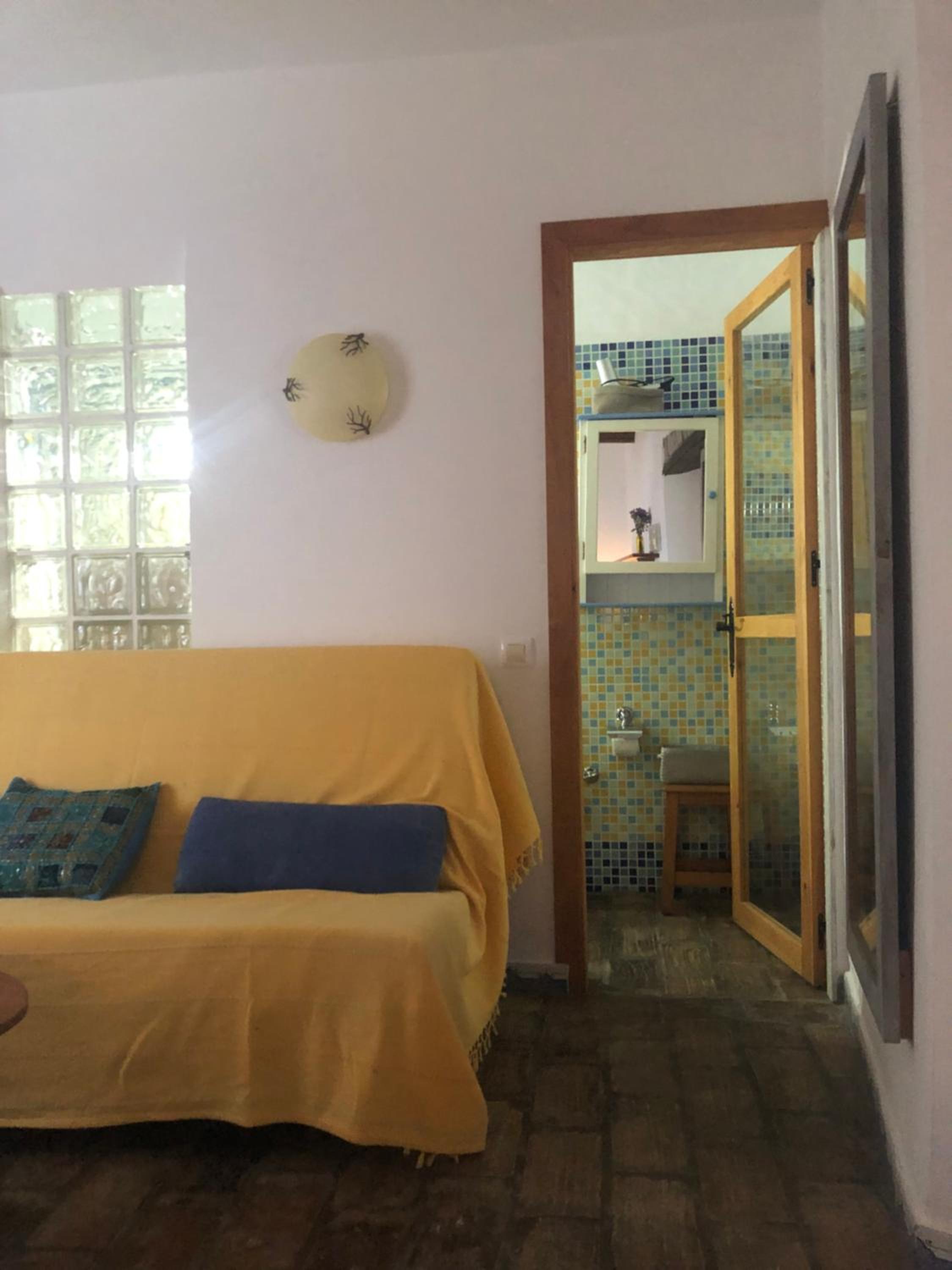 Deluxe Double Room - Photo 9