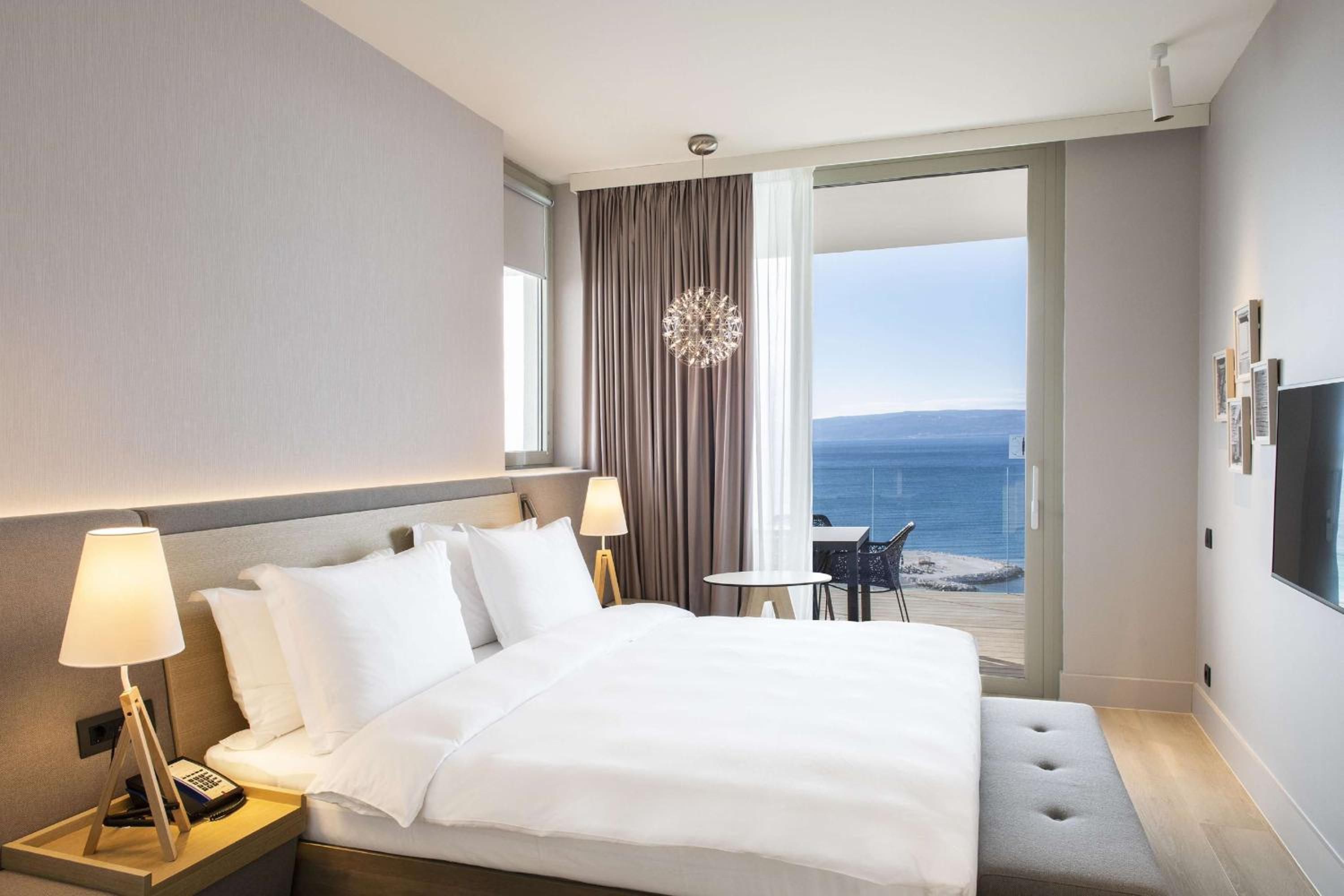 Premium Suite with Sea View and Terrace - Photo 4