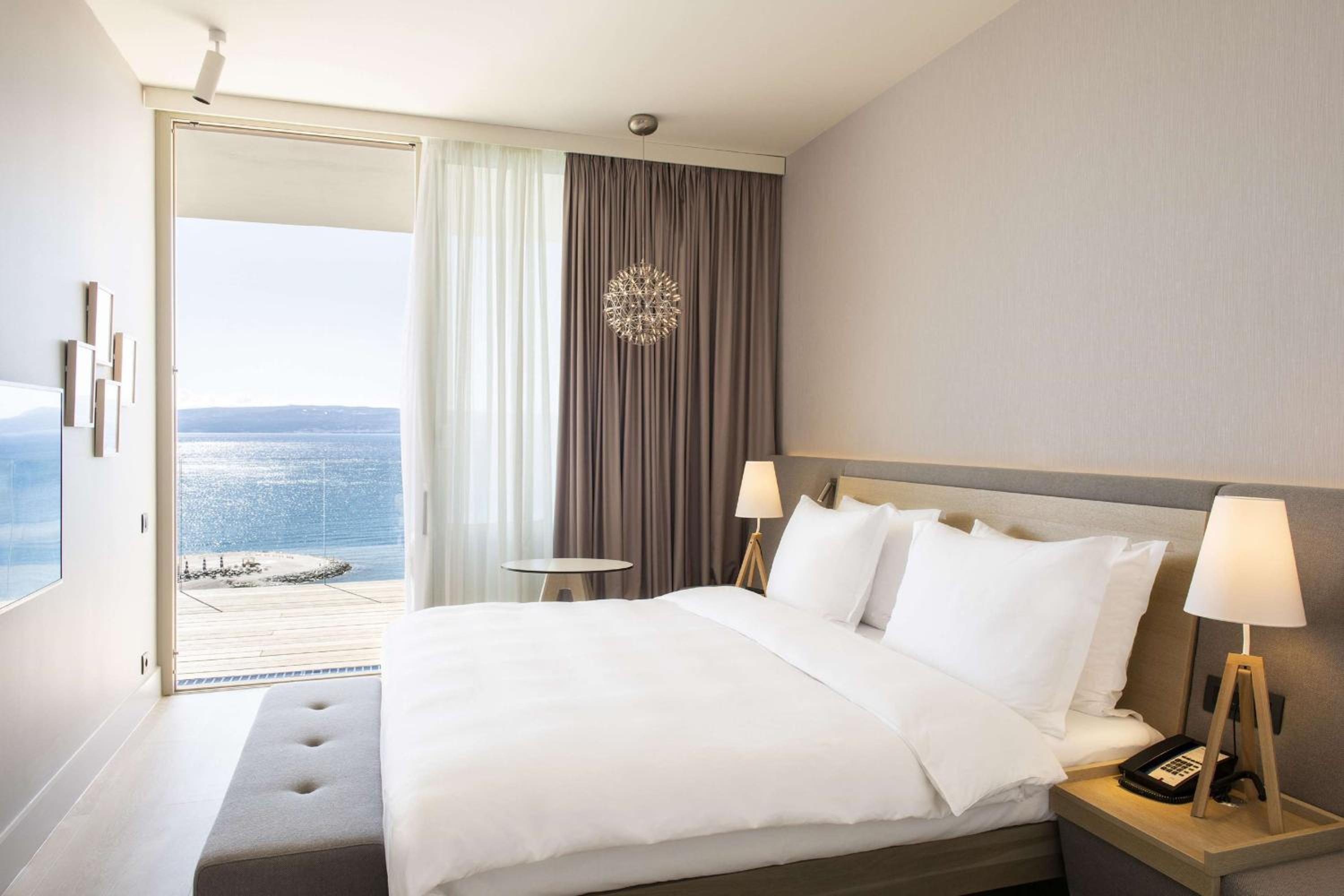 Premium Suite with Sea View and Terrace - Photo 2