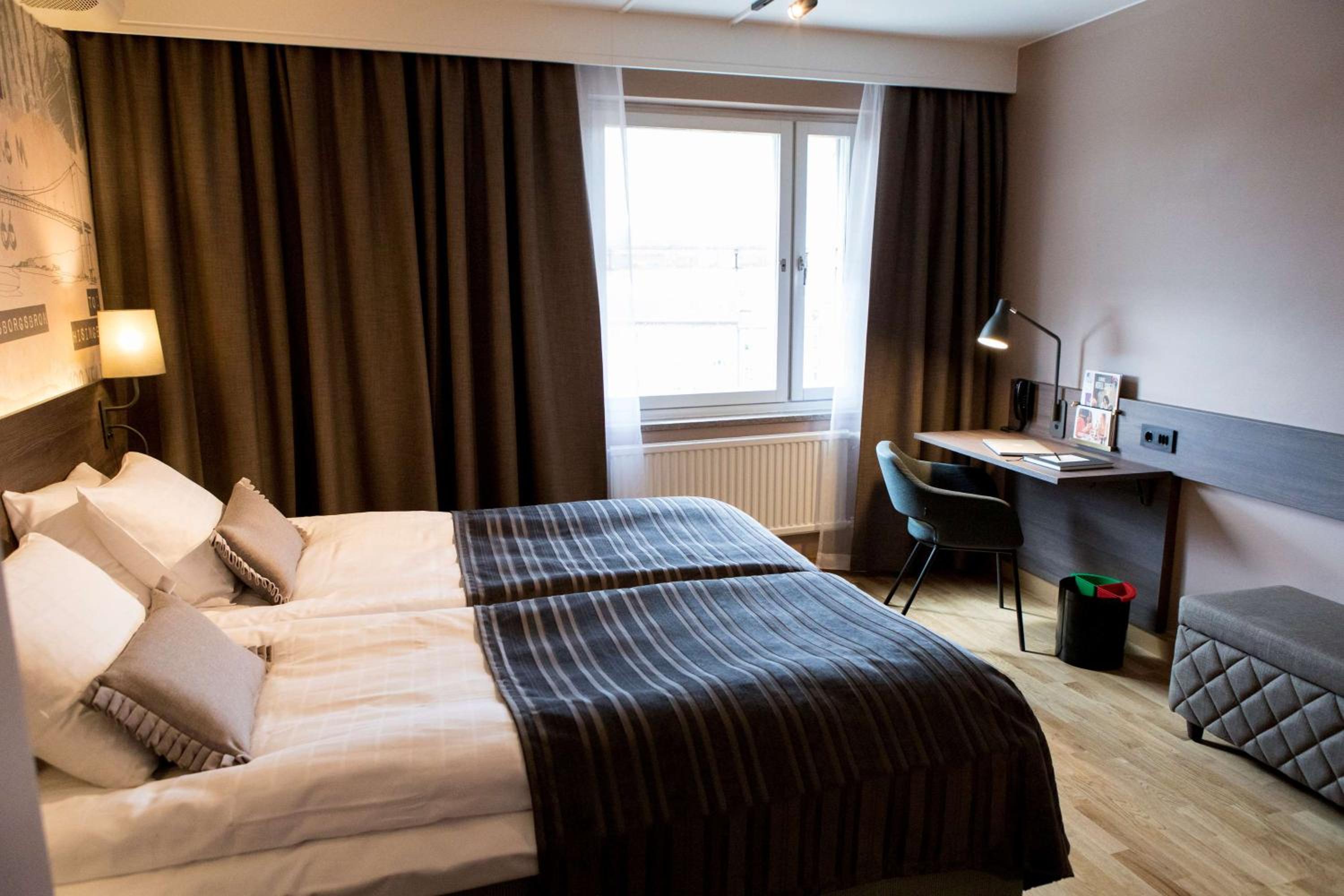 Standard Twin Room - Photo 3