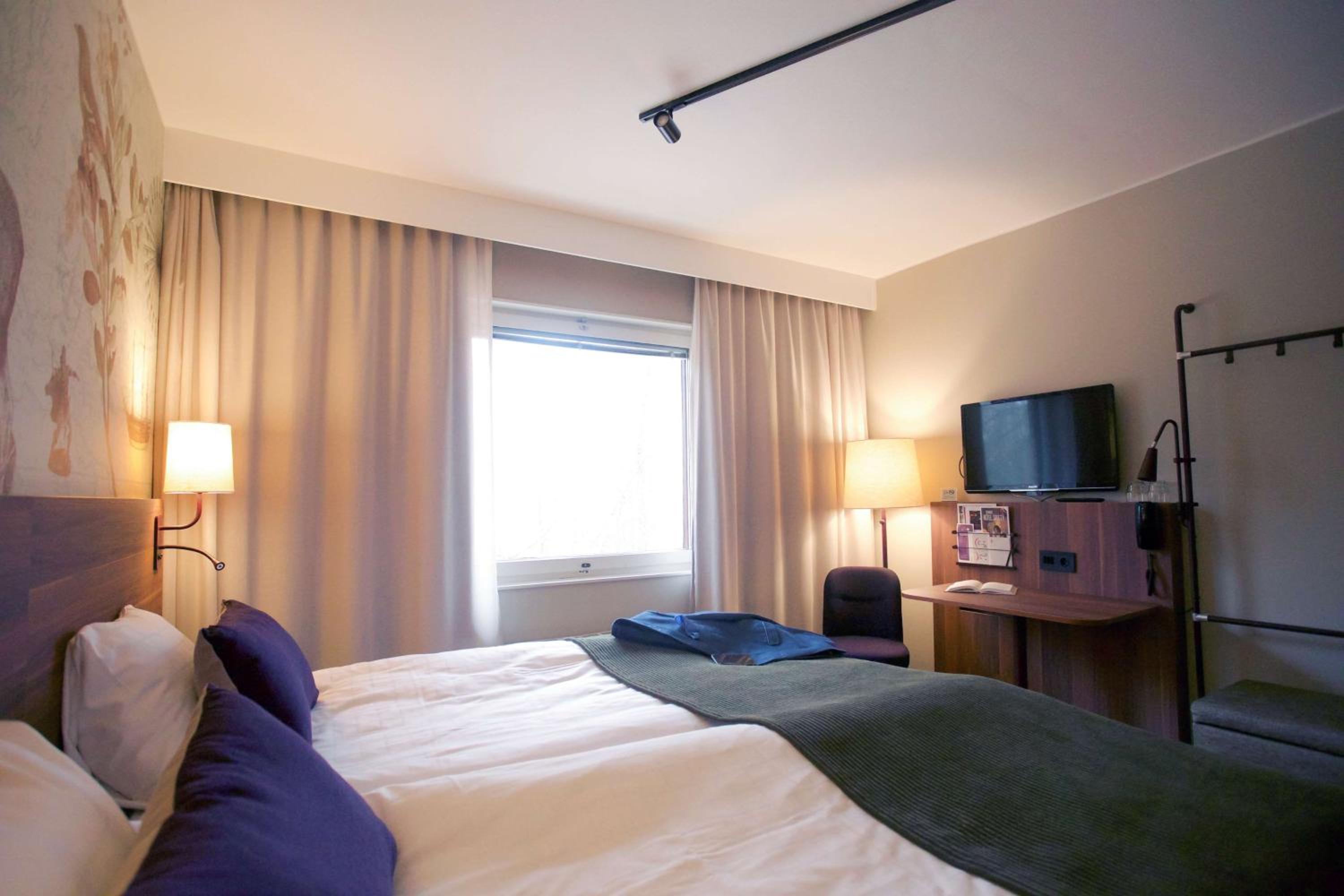 Standard Twin Room - Photo 7