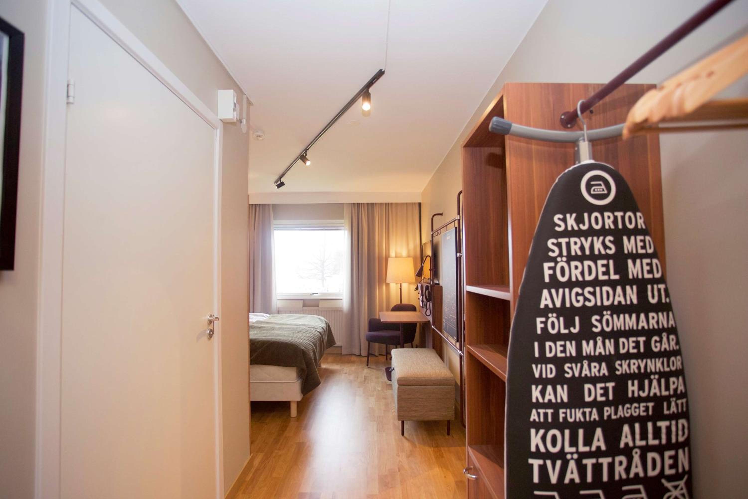 Standard Twin Room - Photo 3