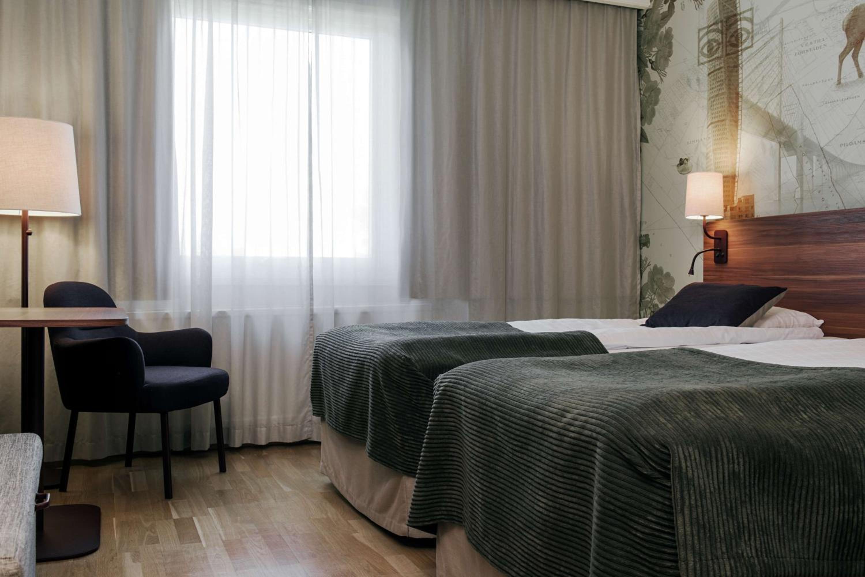 Standard Double or Twin Room - Photo 8
