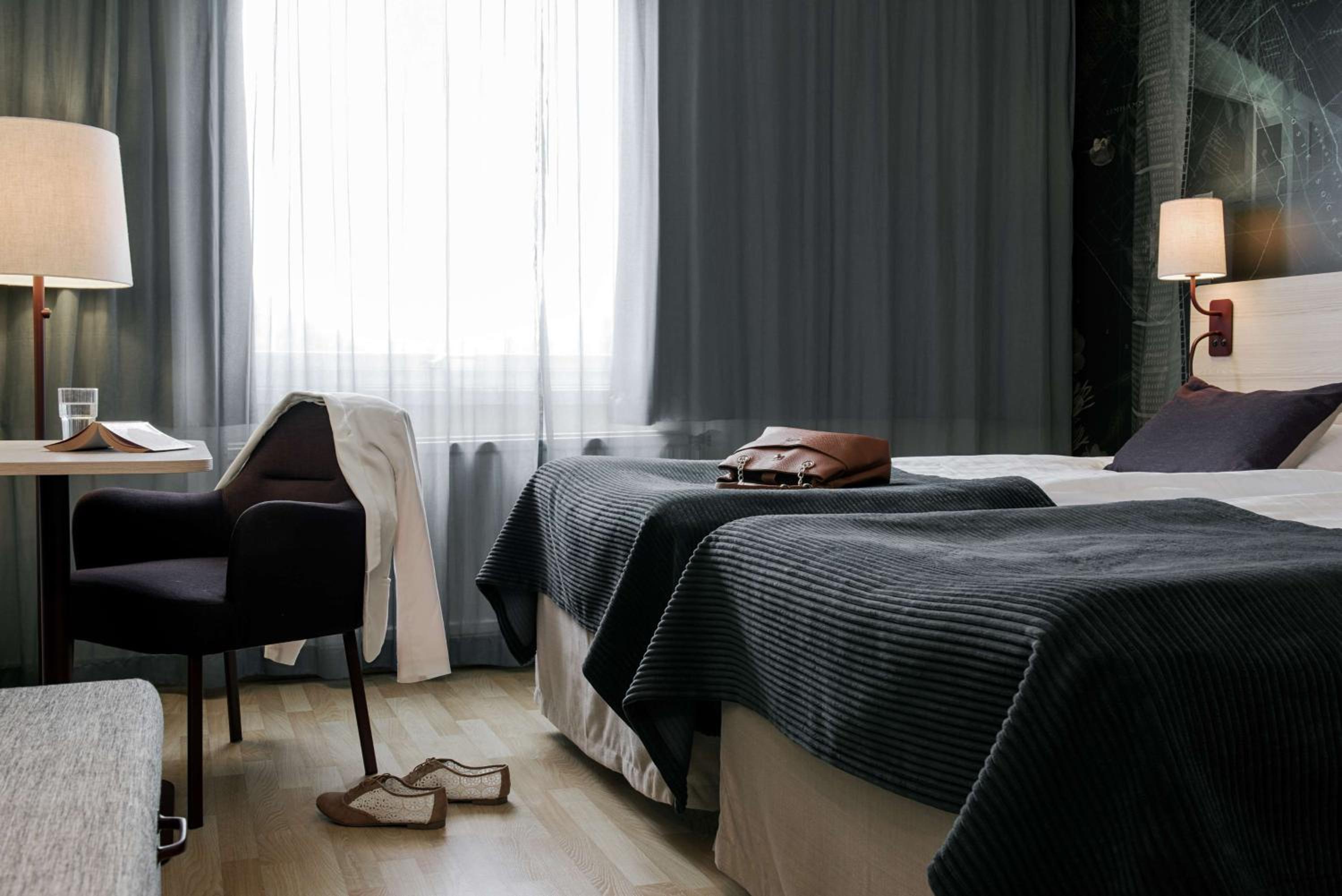 Standard Double or Twin Room - Photo 7