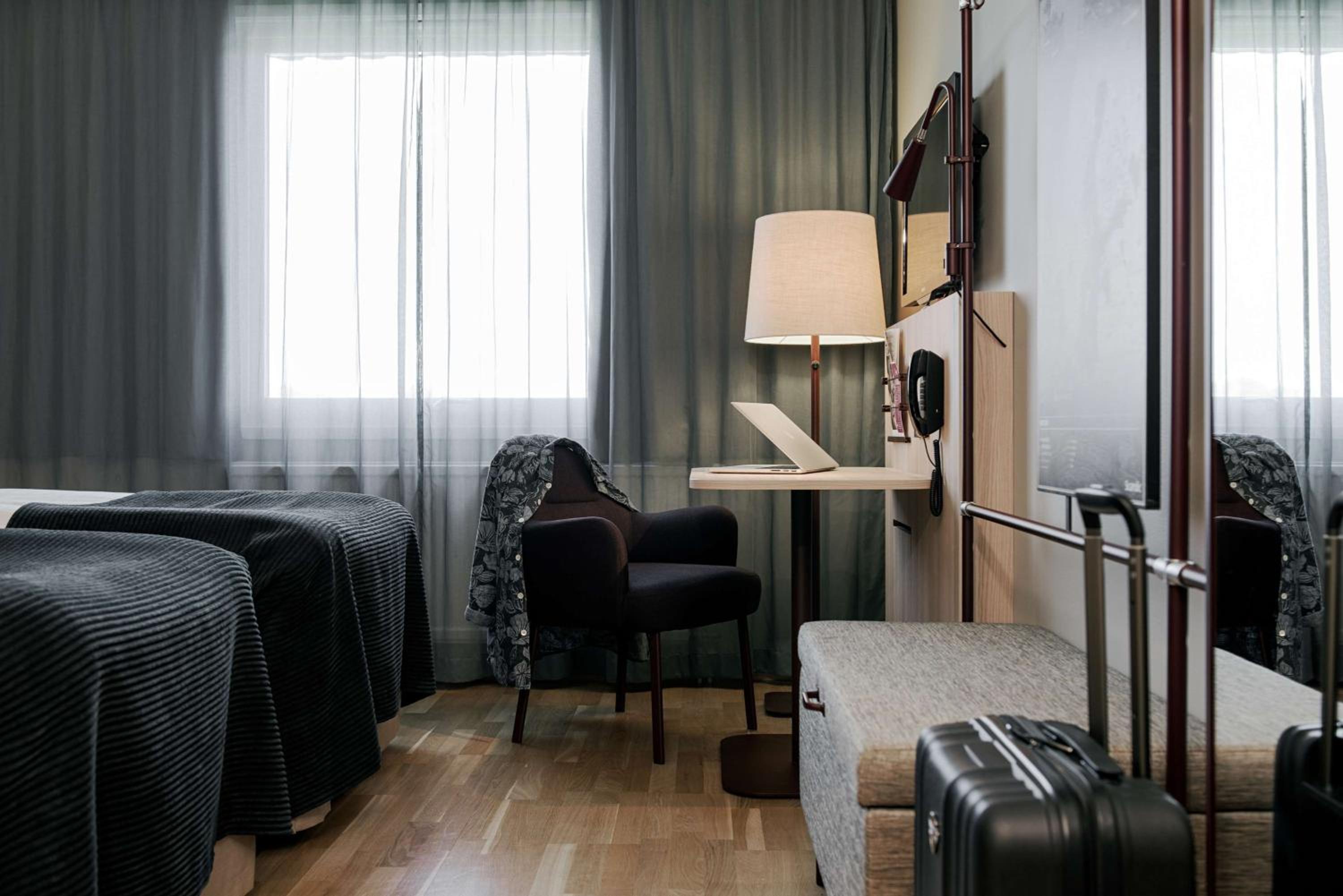 Standard Double or Twin Room - Photo 6