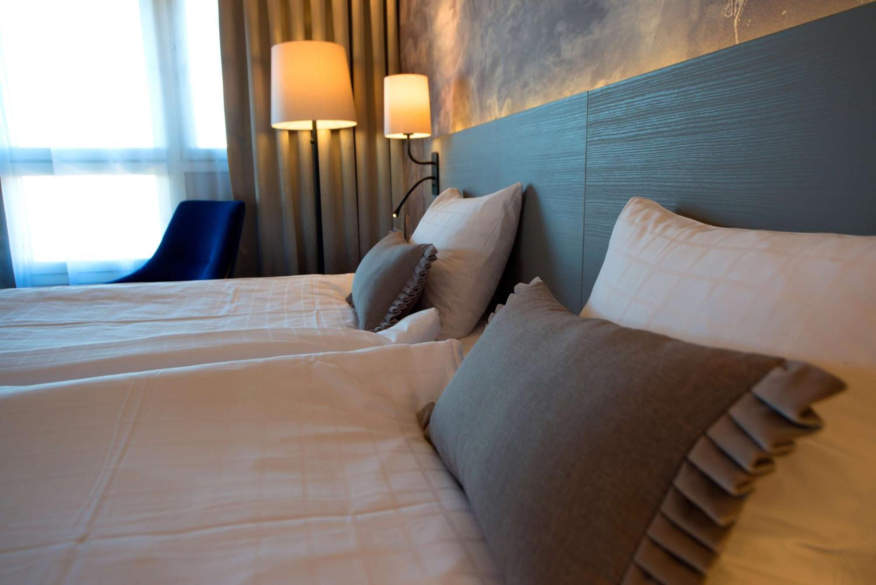 Standard Twin Room - Photo 6