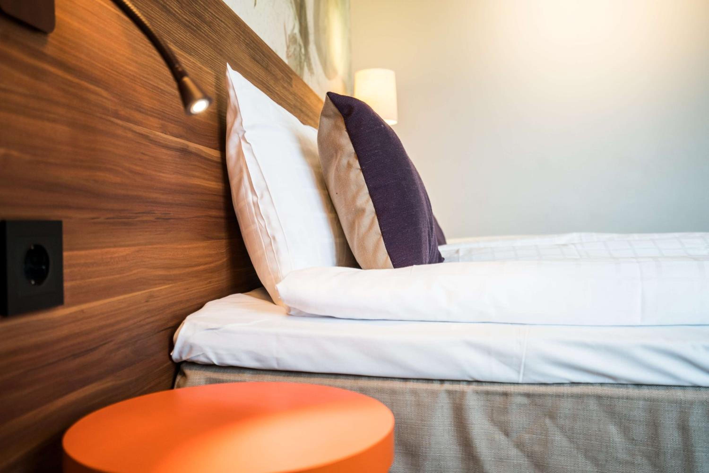 Standard Twin Room - Photo 4