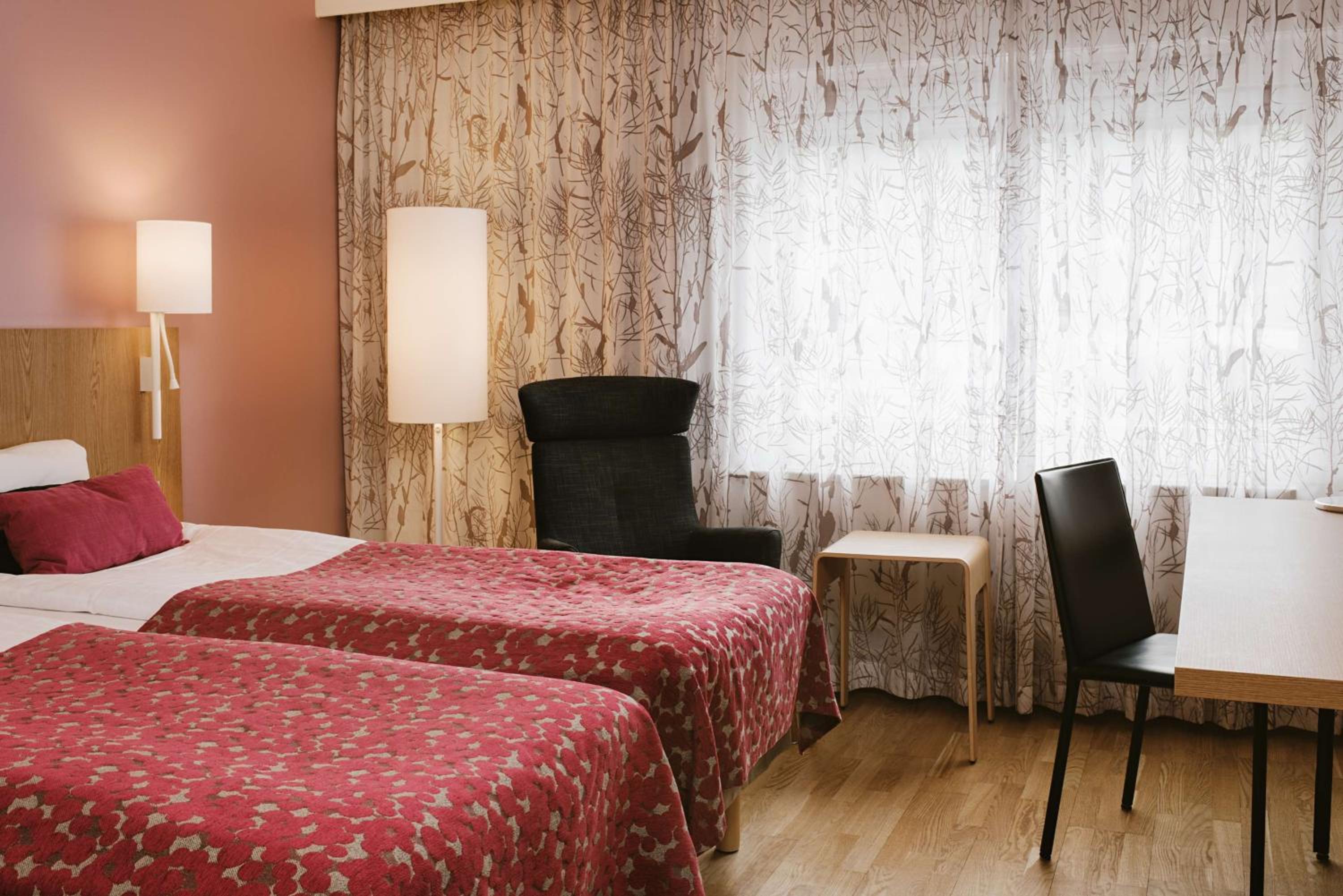 Standard Twin Room - Photo 3