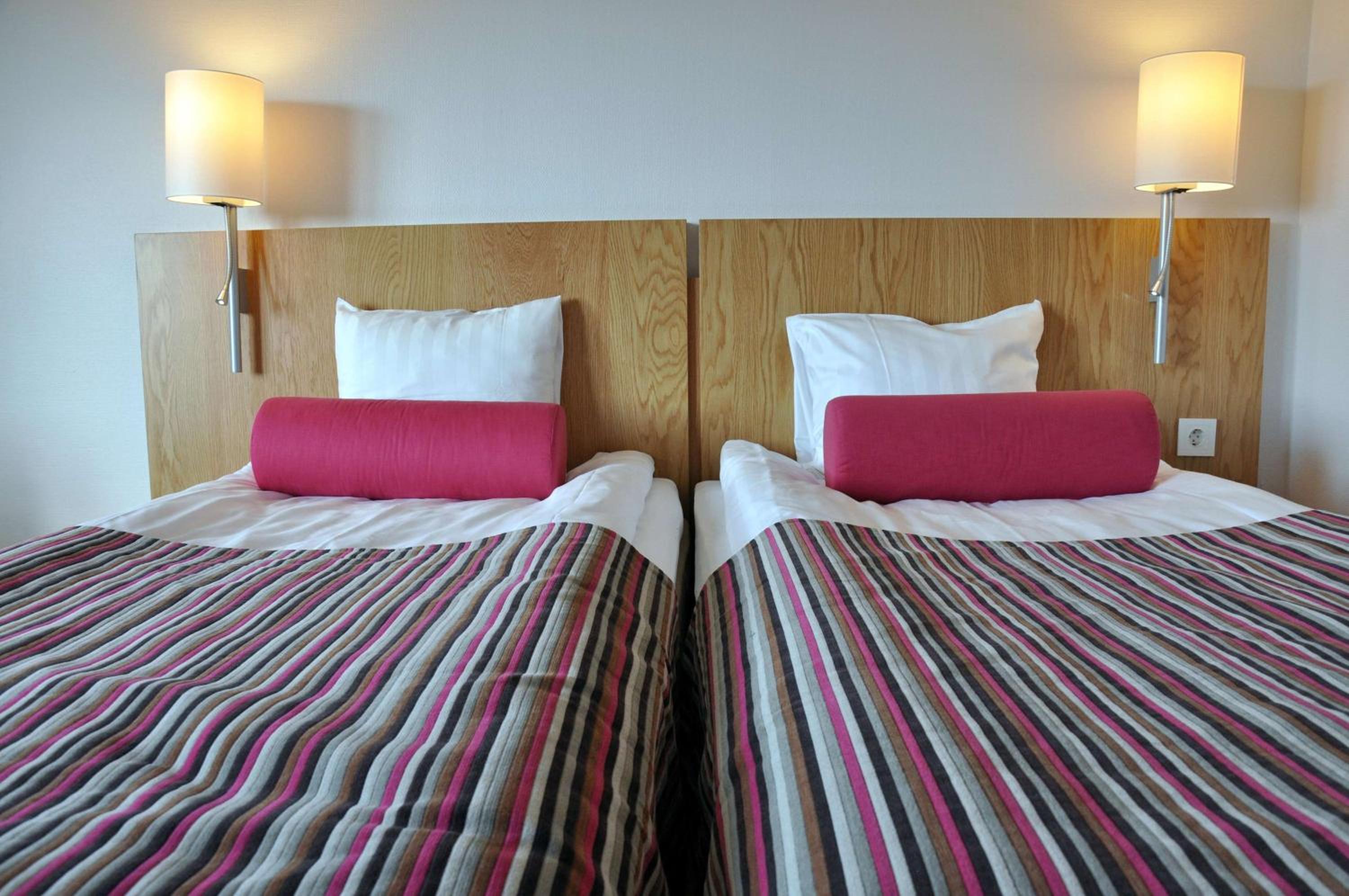 Standard Twin Room - Photo 1