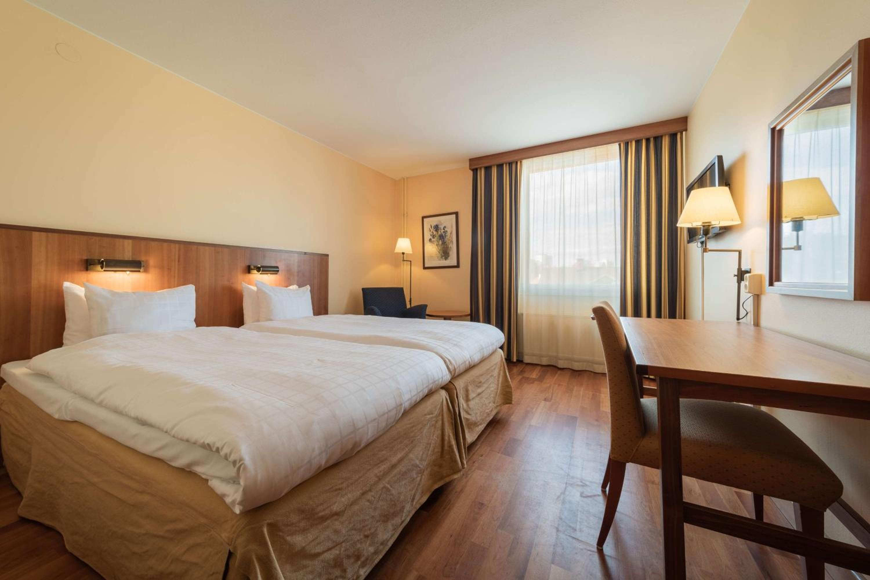 Standard Twin Room - Photo 5