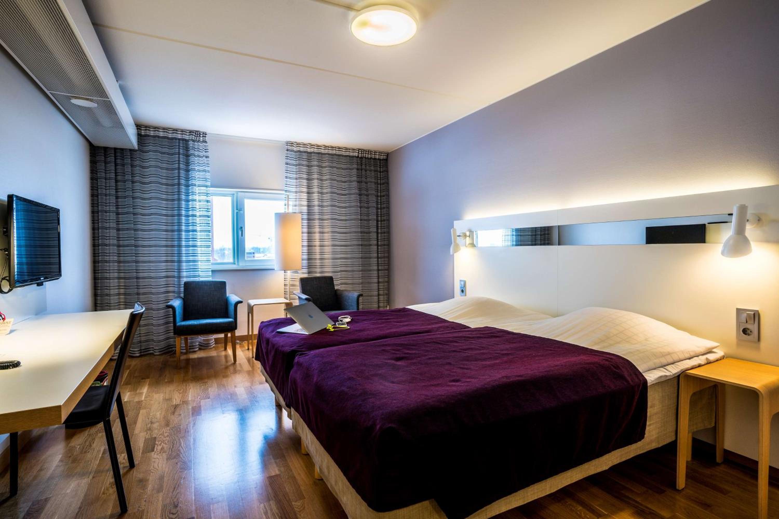Standard Twin Room - Photo 2