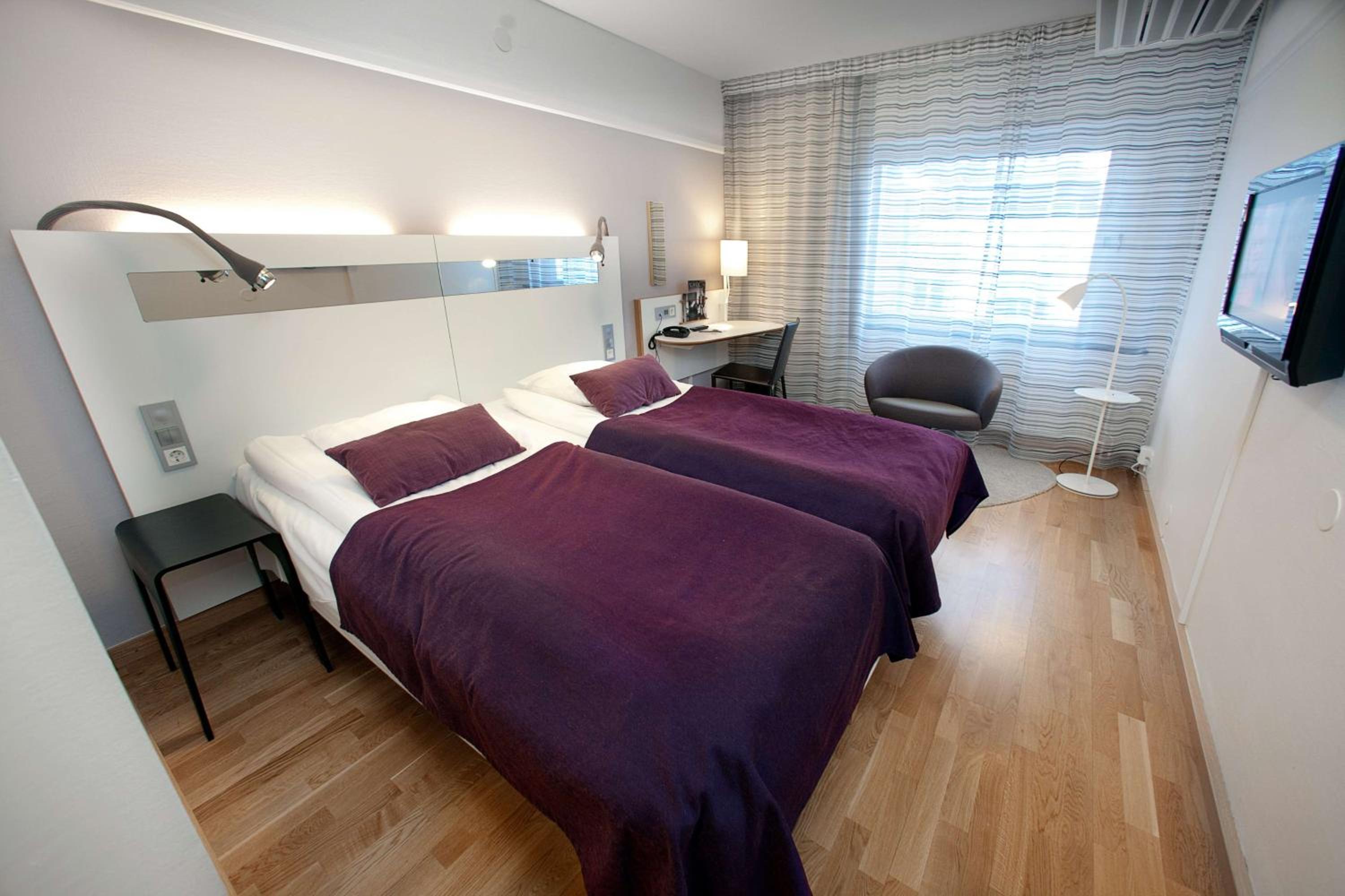 Standard Twin Room - Photo 4