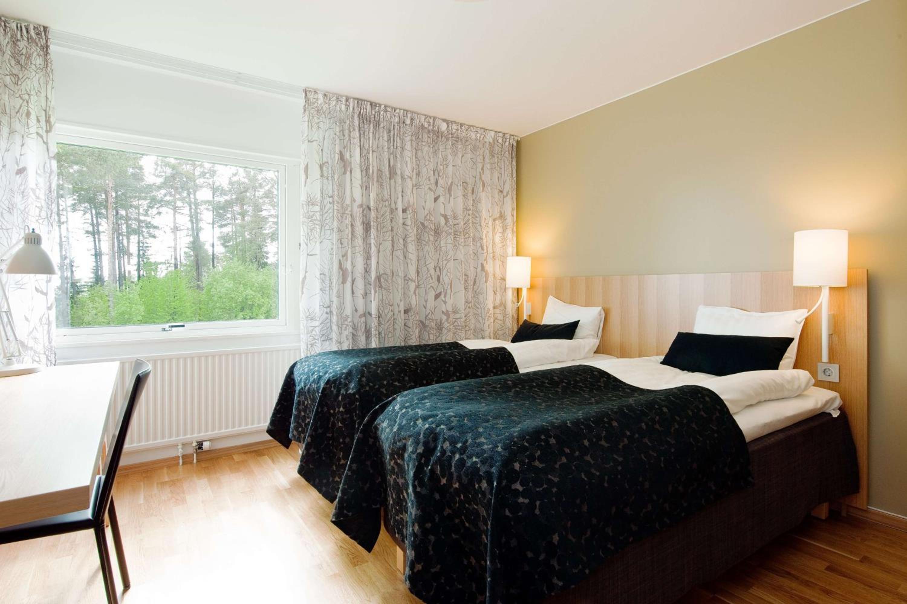 Twin Room - Photo 2