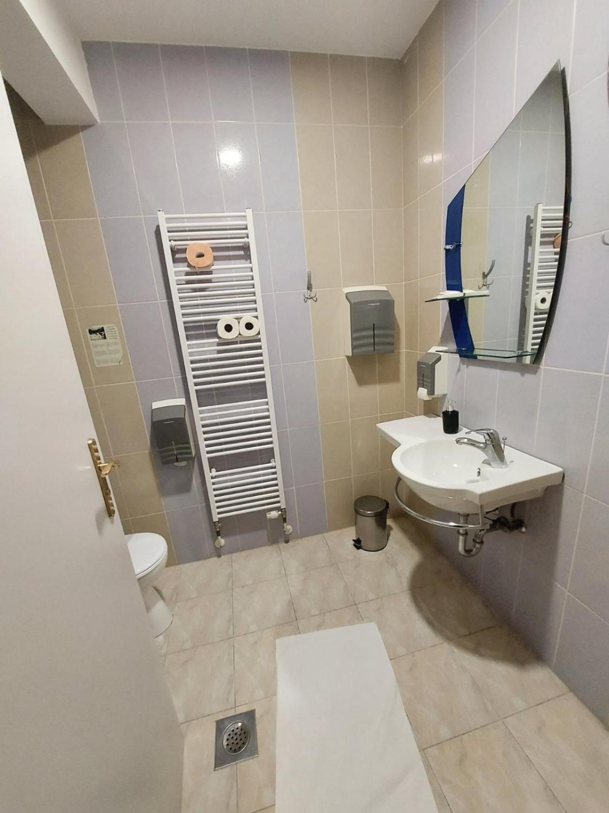 Standard Double or Twin Room - Photo 3