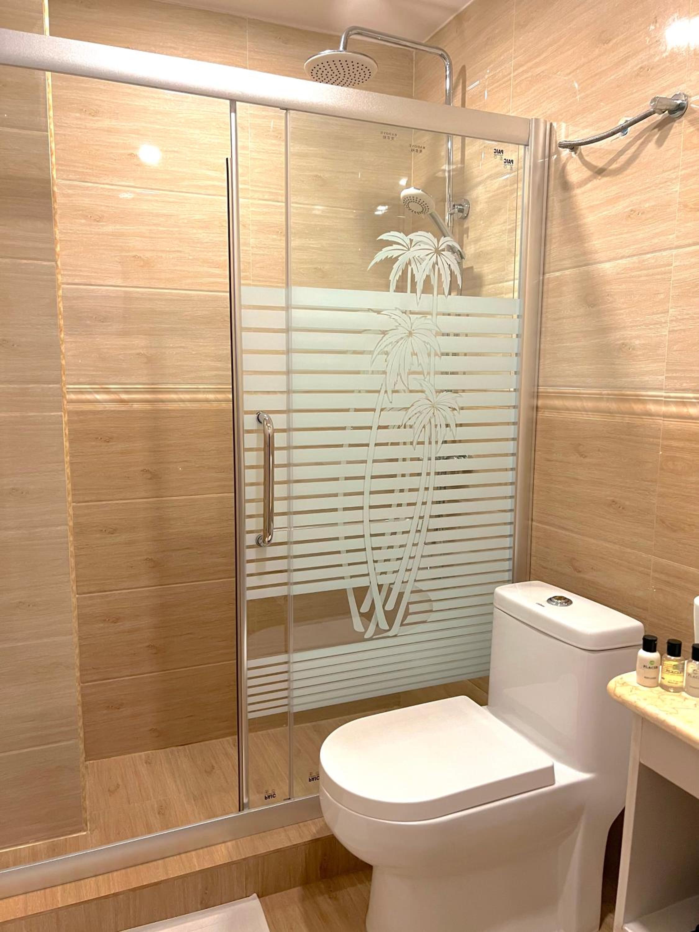Superior Twin Room with City View - Photo 4