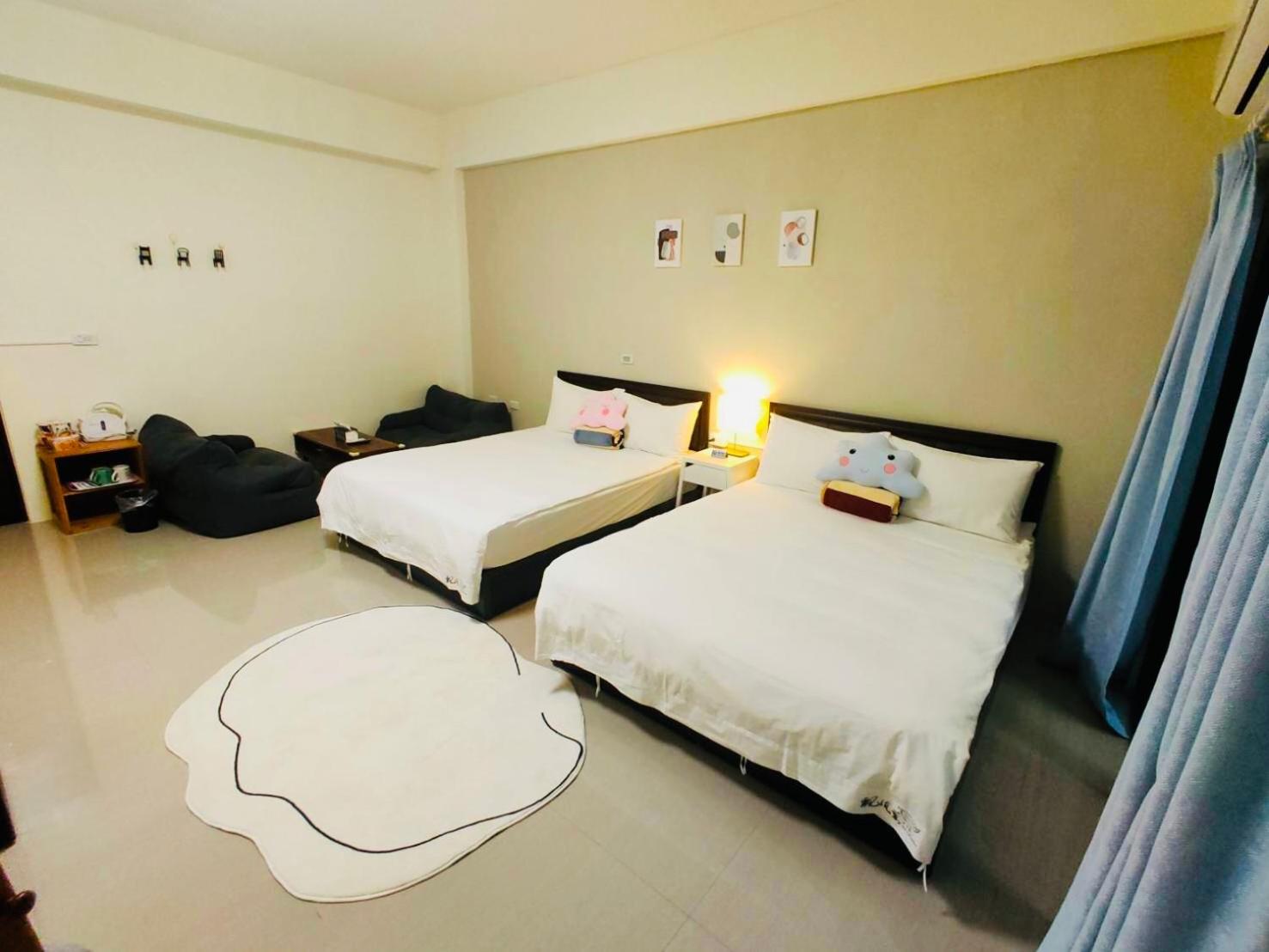 Twin Room with Private Bathroom photo 3