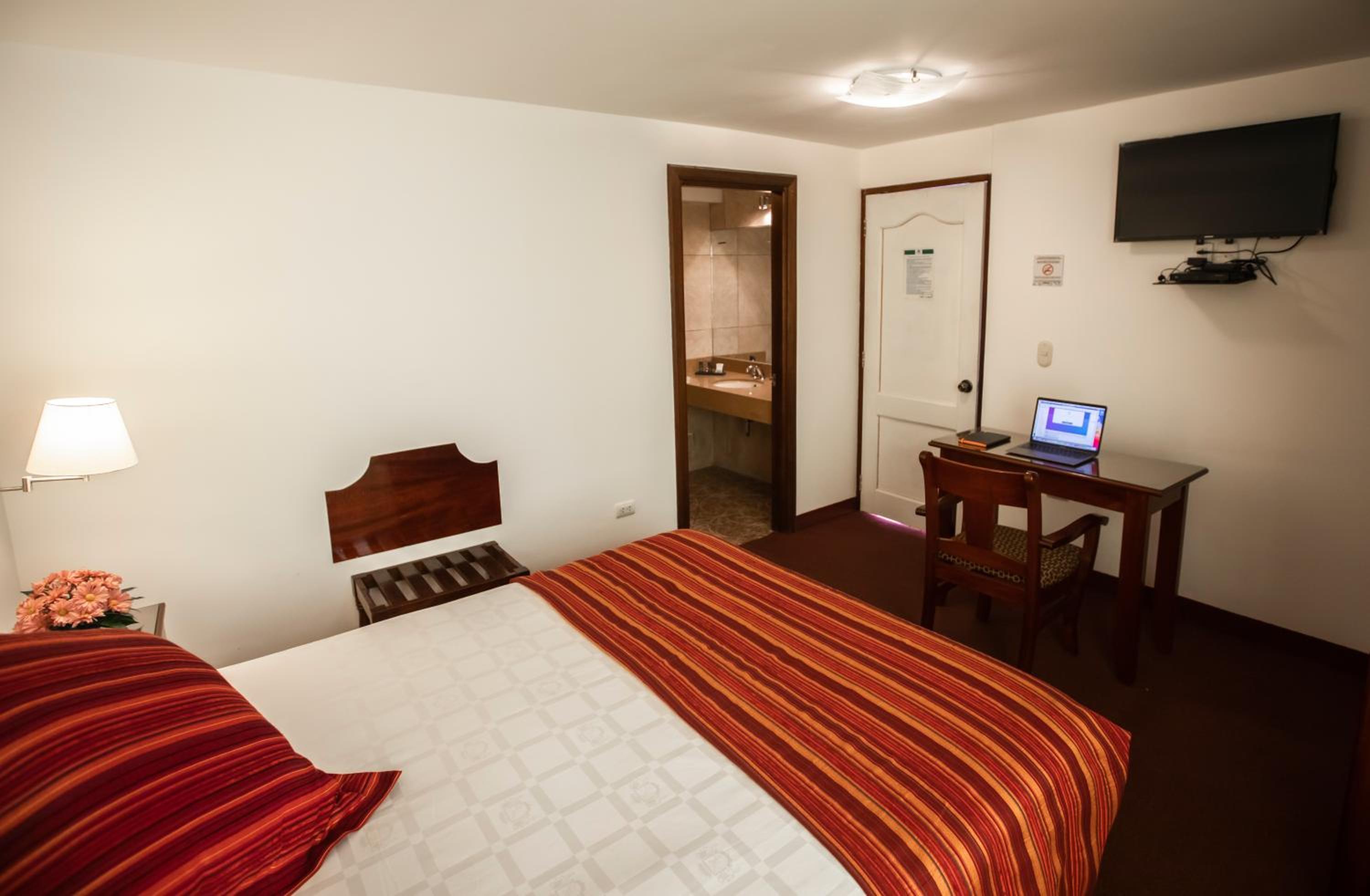 Standard Double Room - Photo 6