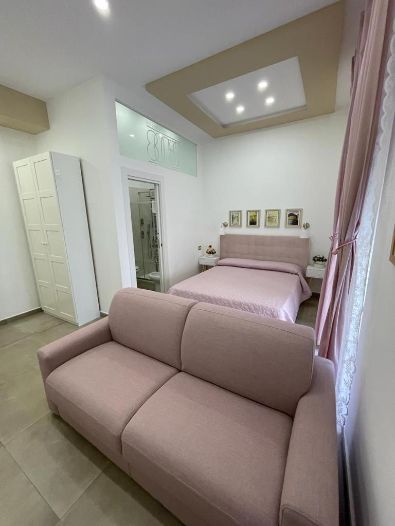 Deluxe Double Room with Balcony - Photo 41