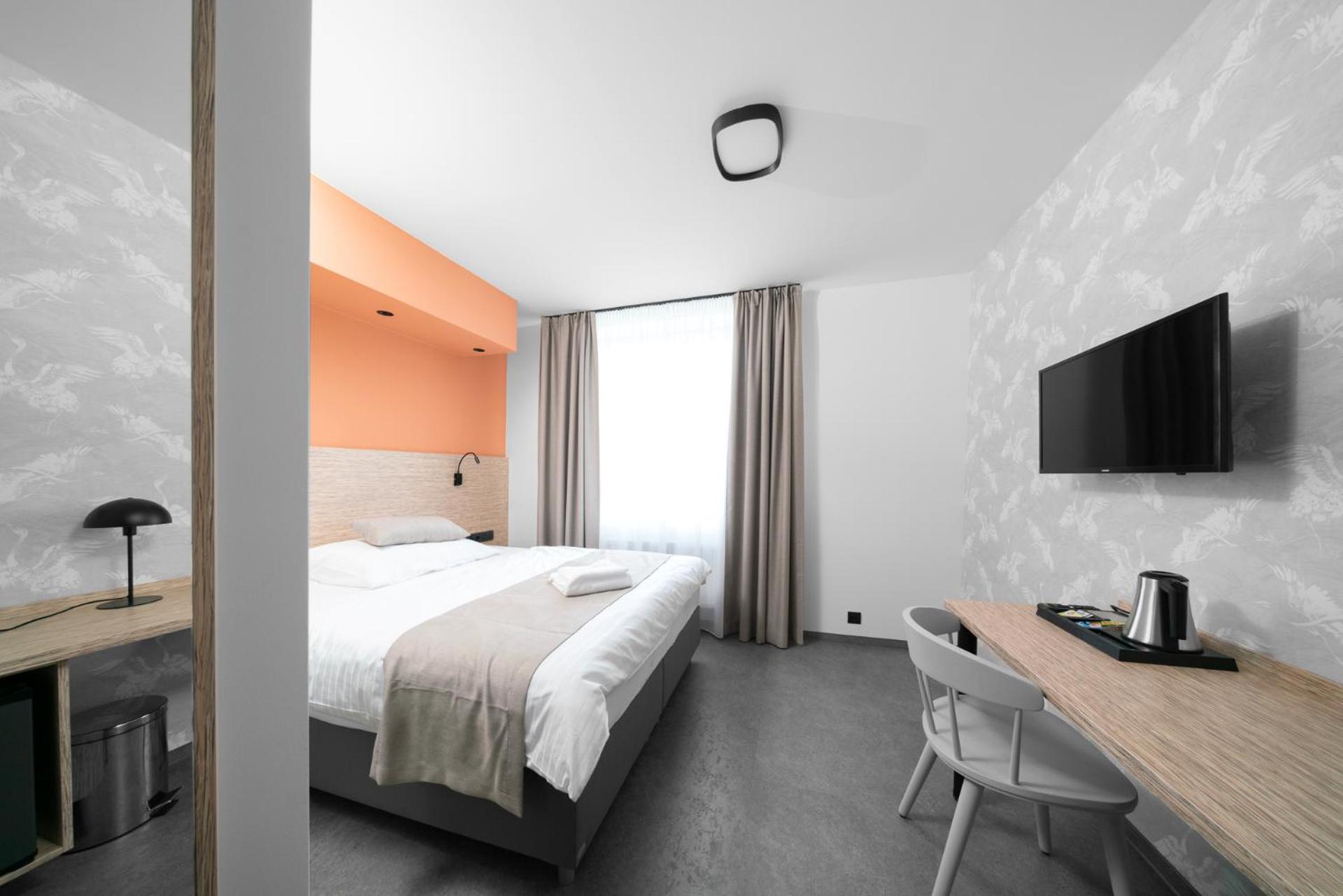 Standard Double Room - Photo 8