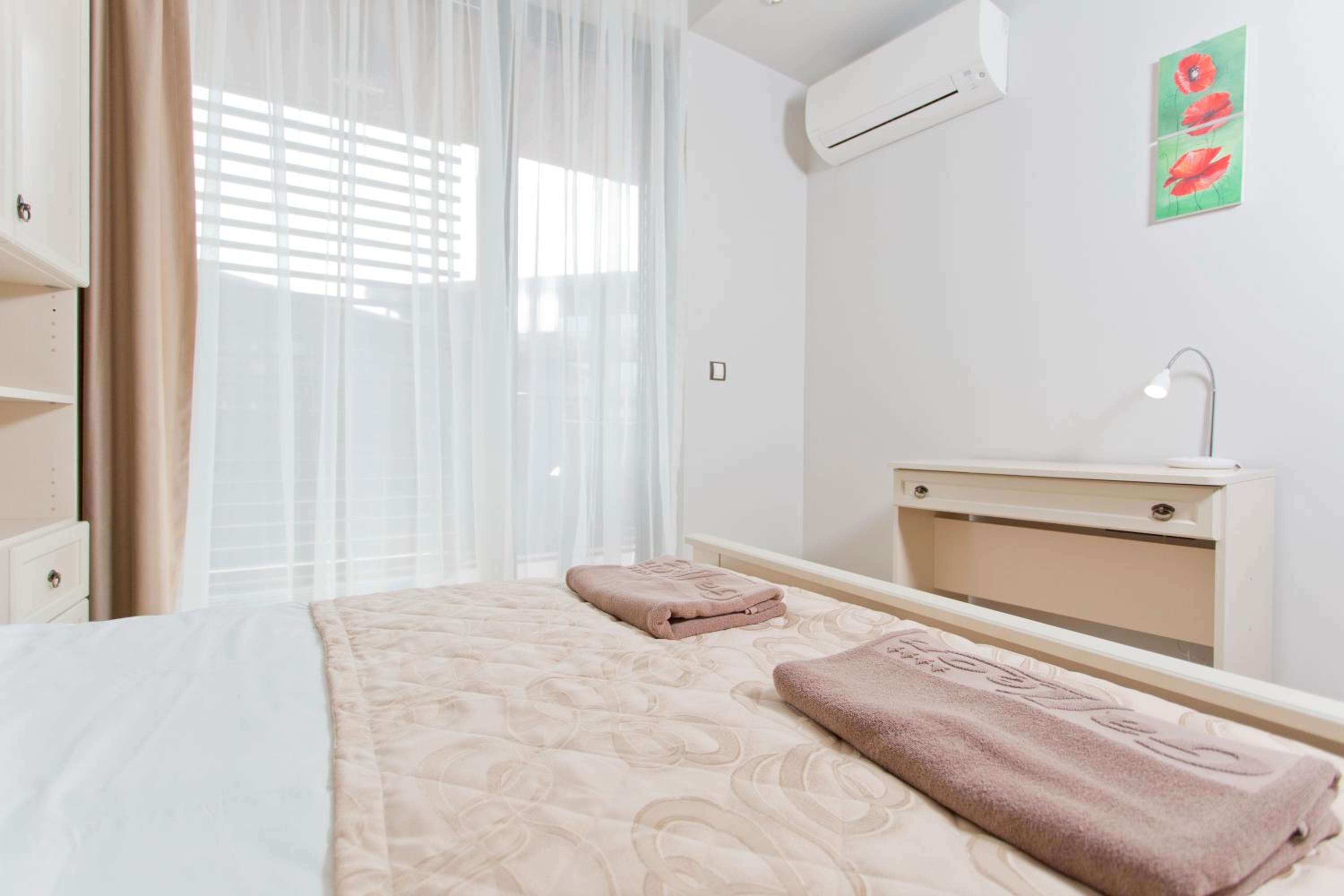 One-Bedroom Apartment (3 Adults)