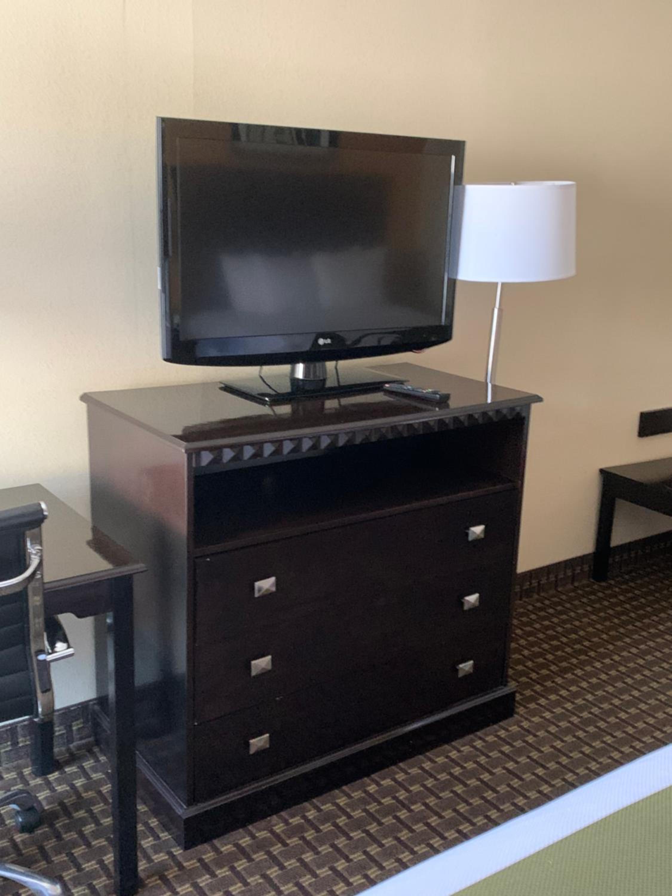 King Room - Non-Smoking - Photo 2