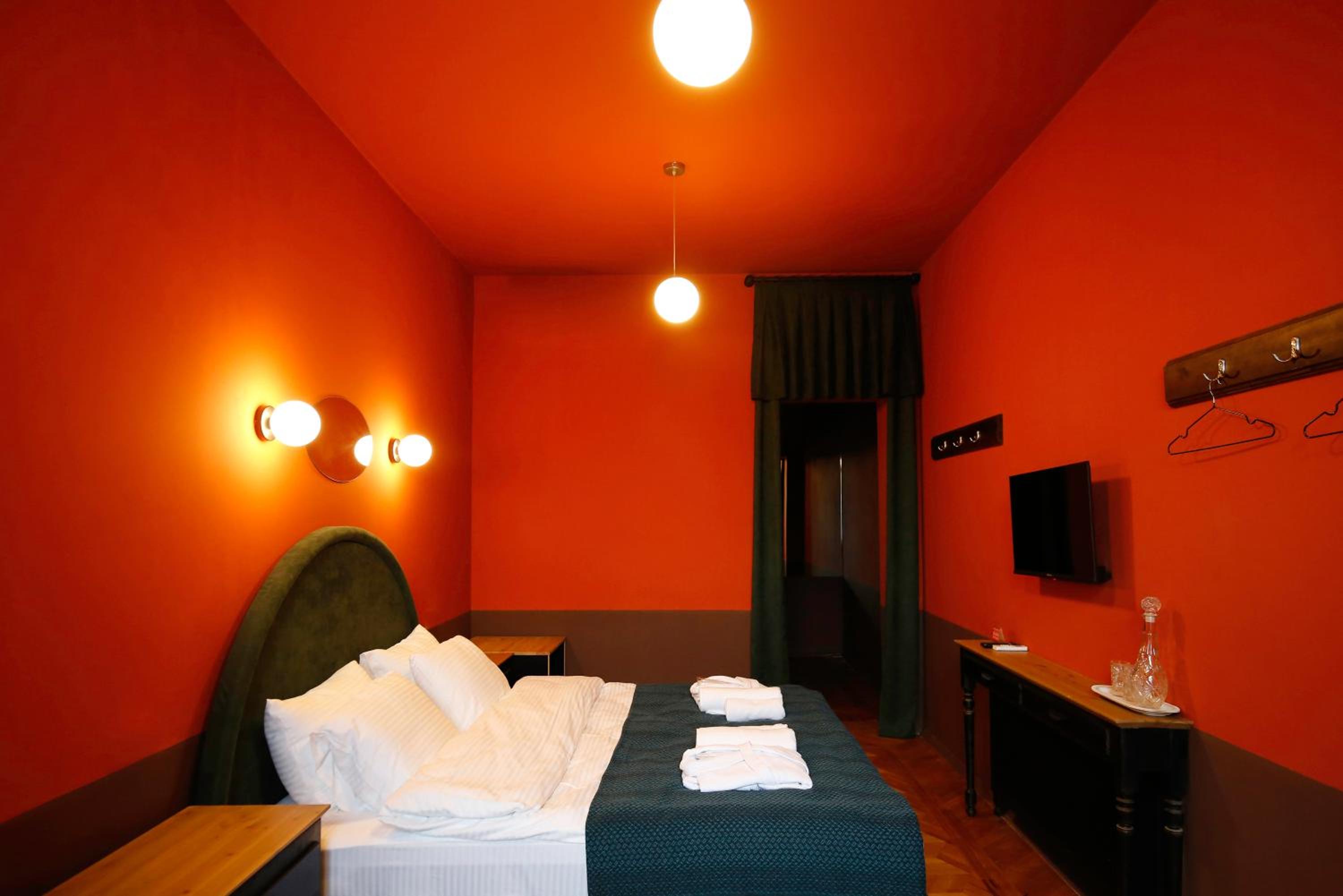 Deluxe King Room photo 2