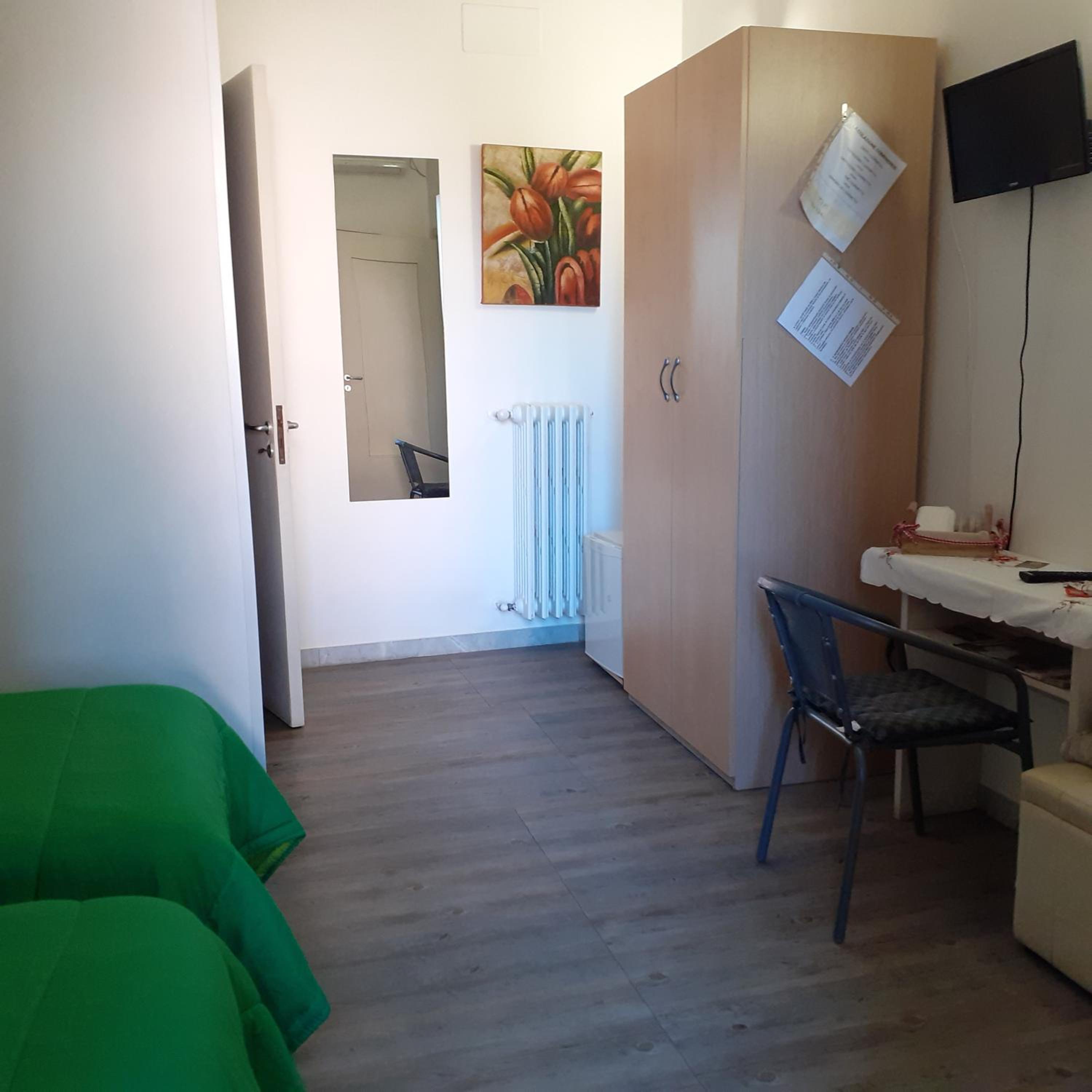 Double Room - Photo 6