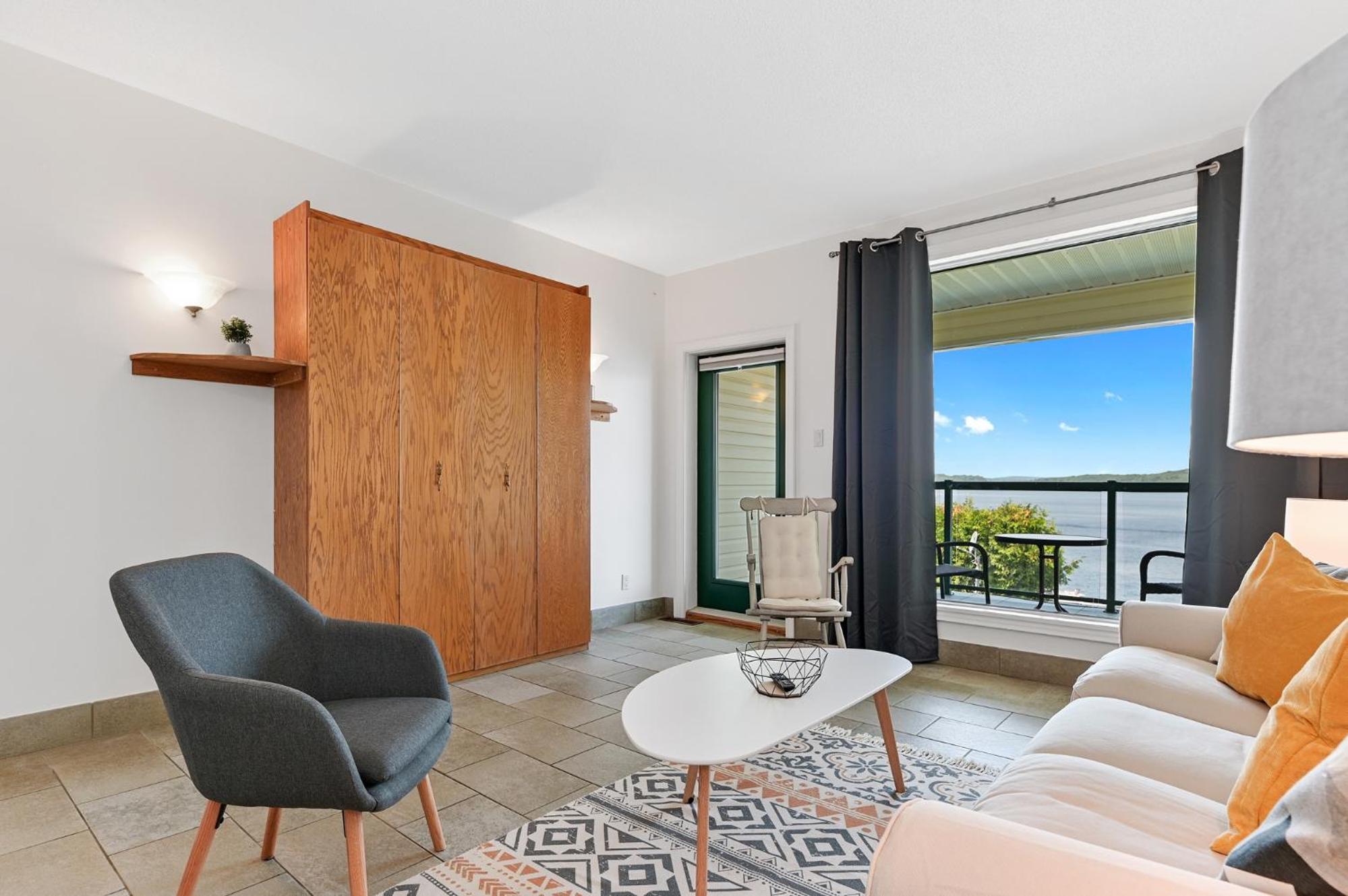 Apartment with Lake View photo 1