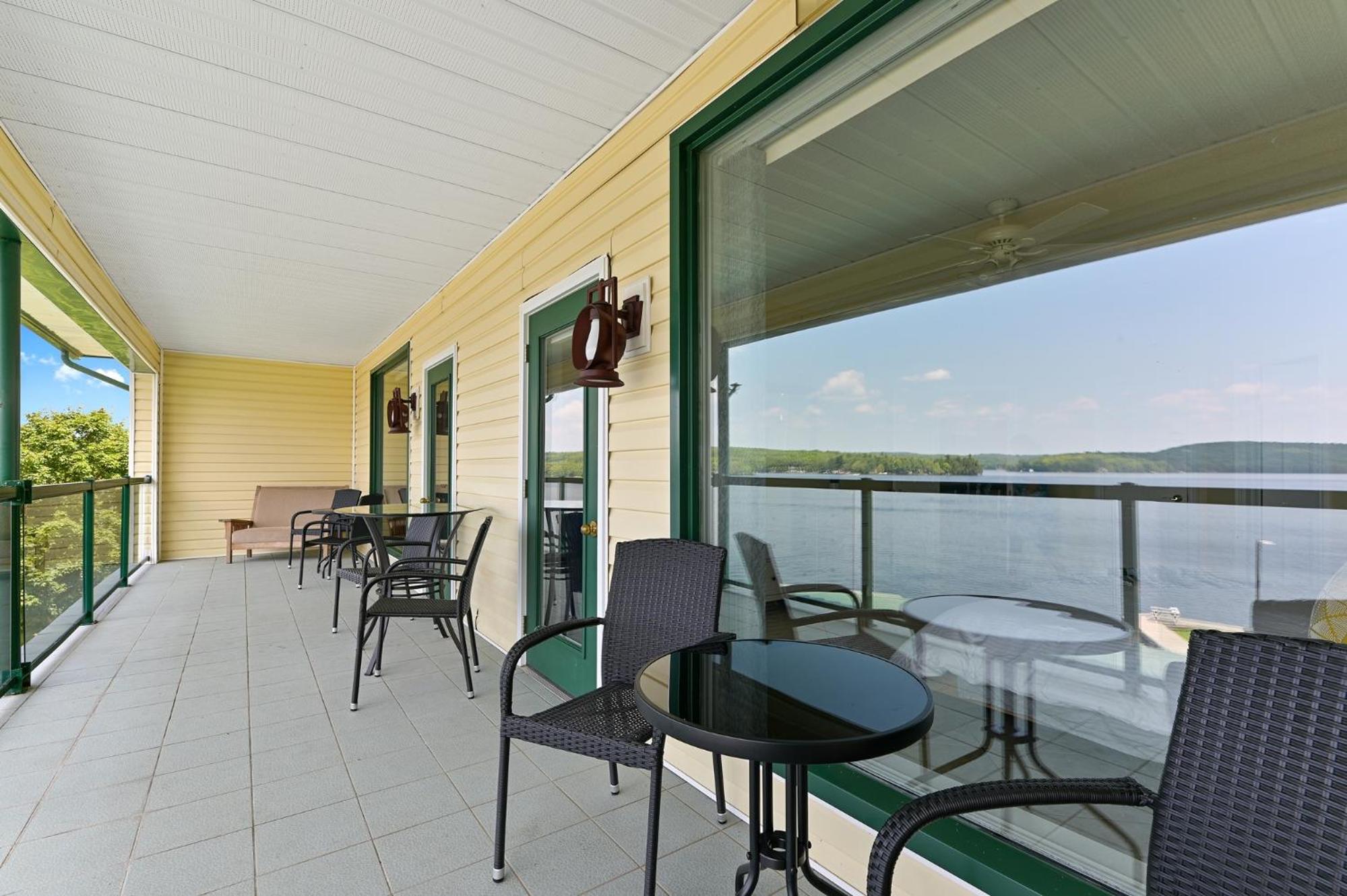 Apartment with Lake View photo 3