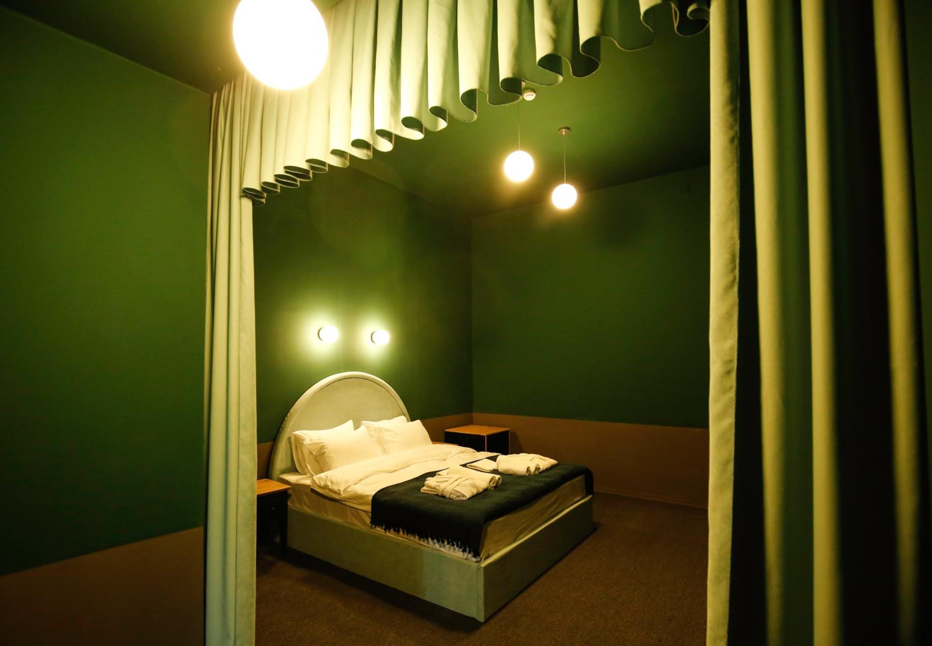 King Room with Two King Beds photo 1