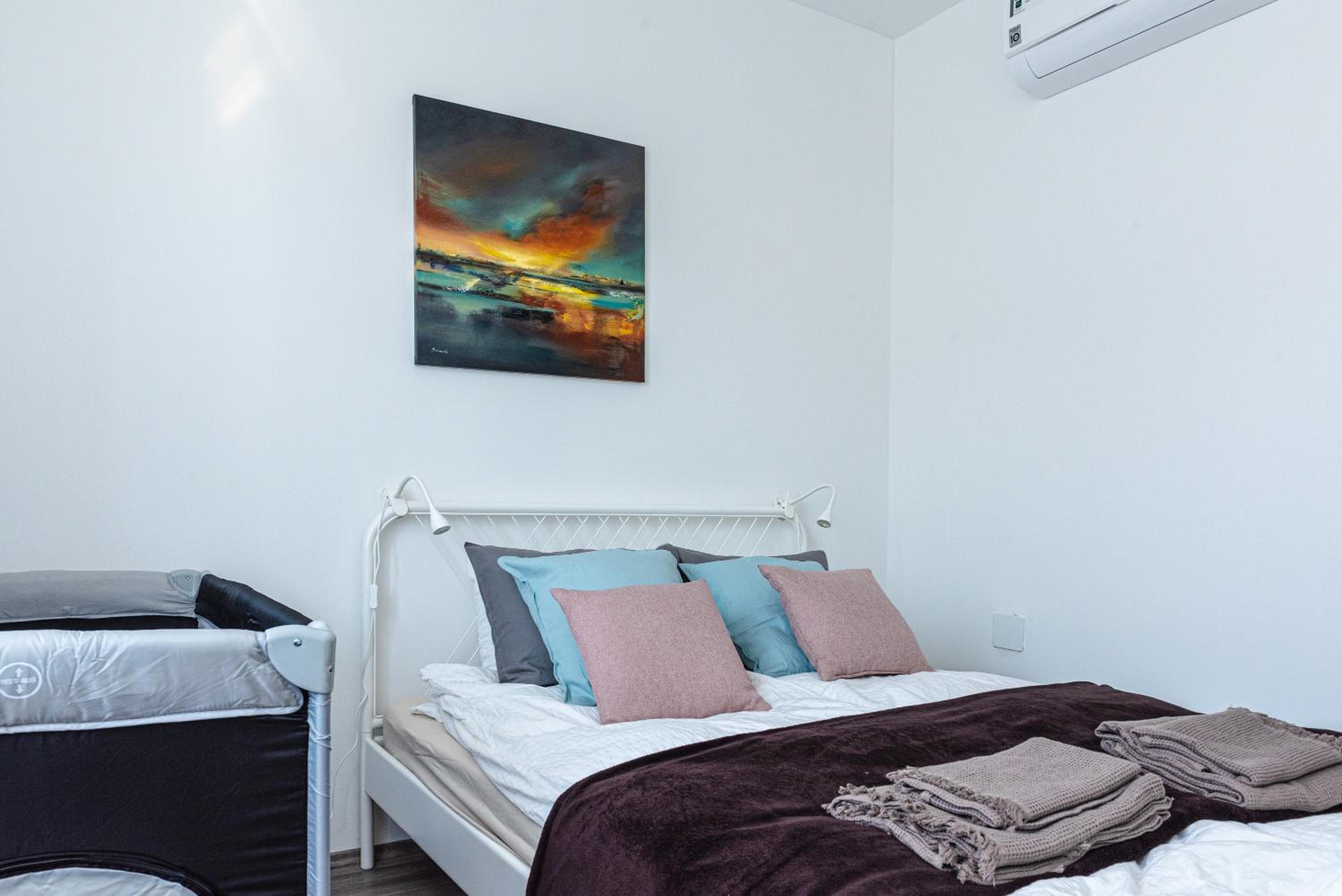One-Bedroom Apartment - Photo 1