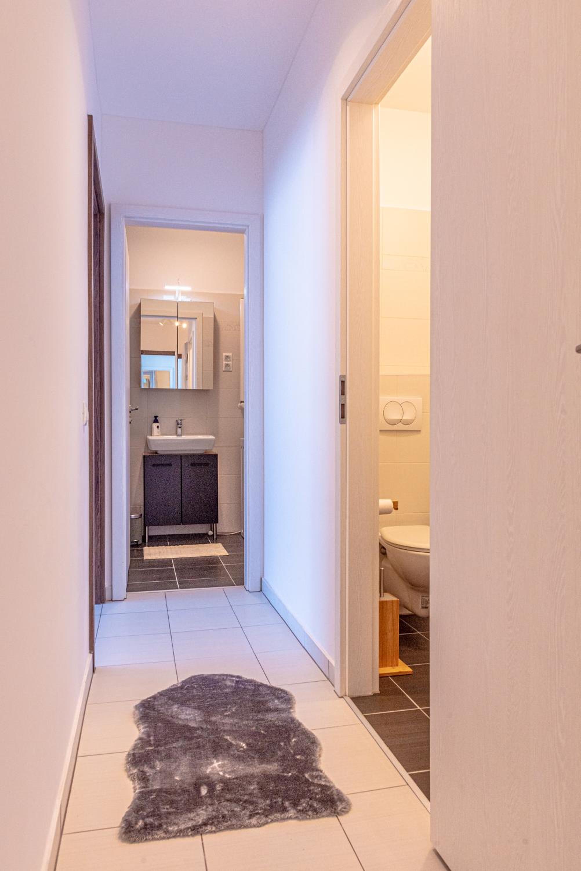 One-Bedroom Apartment - Photo 11